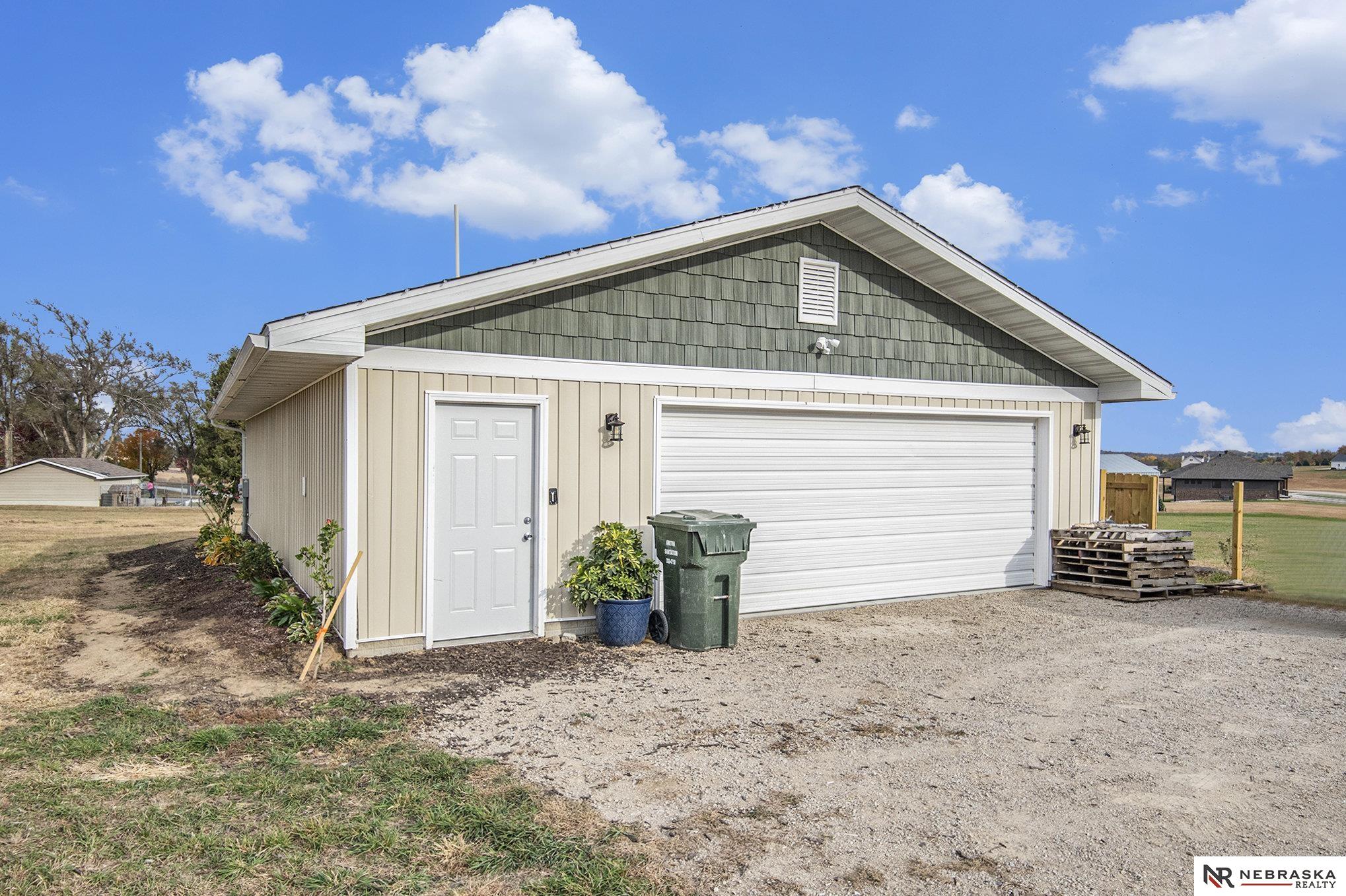 10255 Otter Trail, Plattsmouth, Nebraska image 2