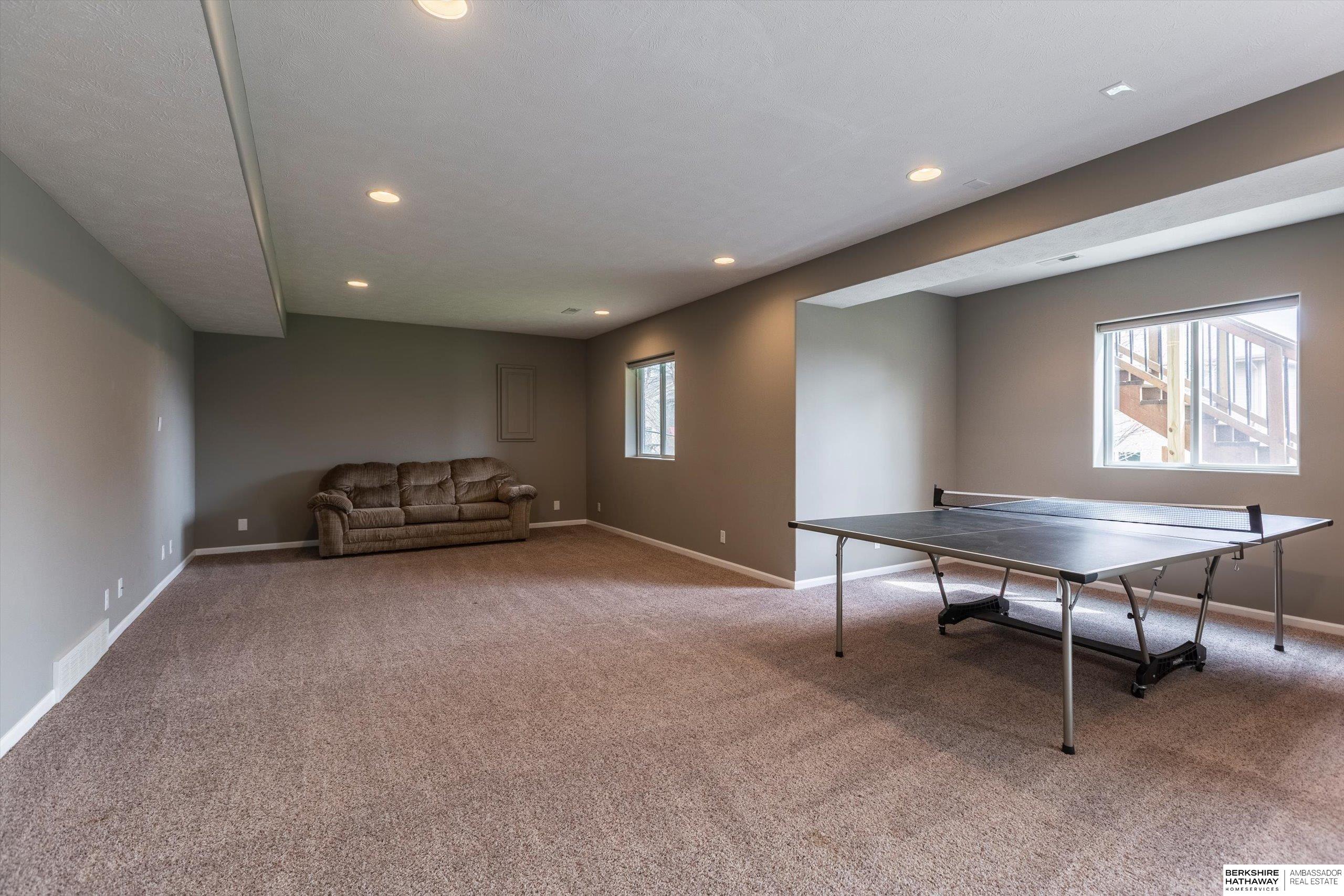 2049 S 199 Street, Omaha, Nebraska image 32