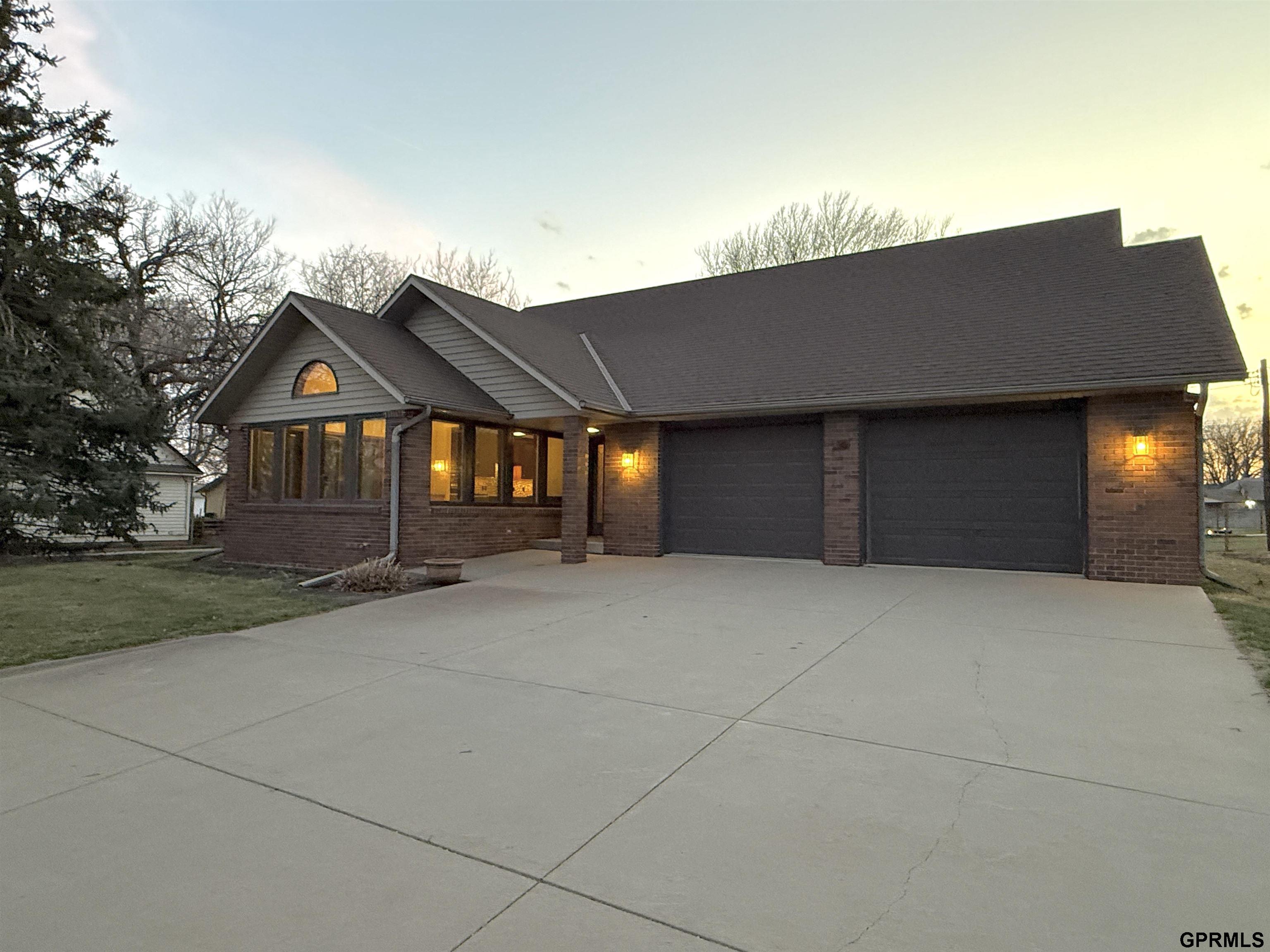 120 N 16th Street, Geneva, Nebraska image 1