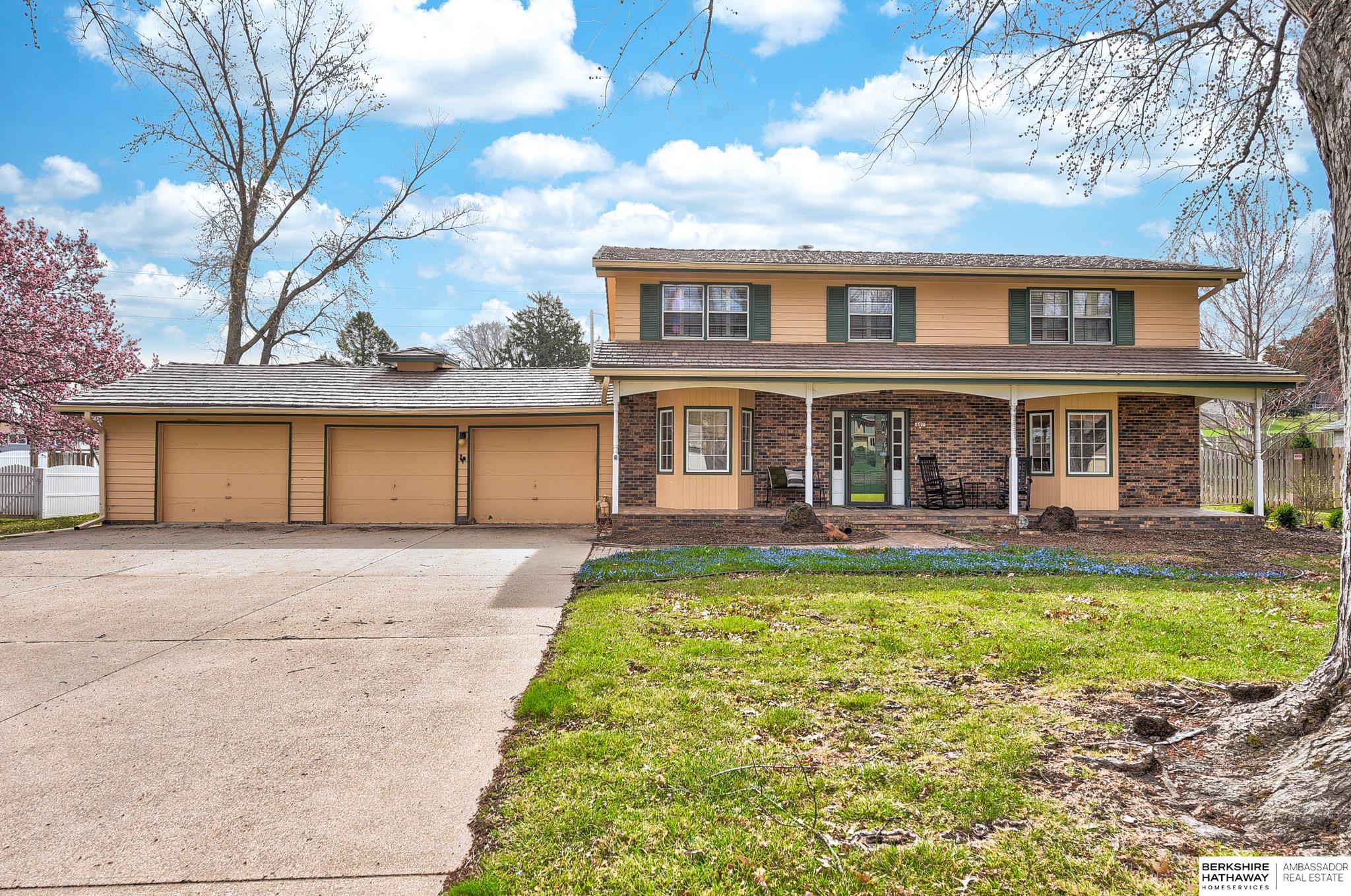 607 Meadow Road, Omaha, Nebraska image 1