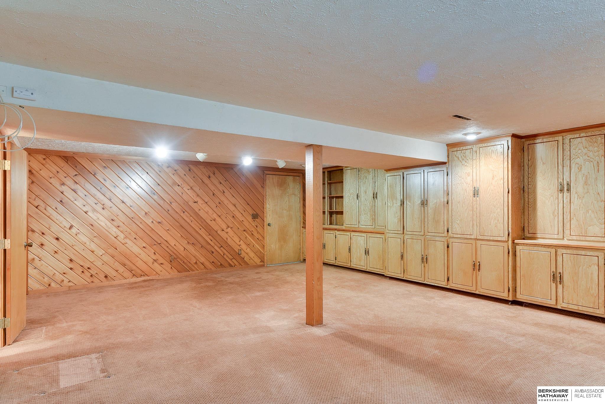 607 Meadow Road, Omaha, Nebraska image 32