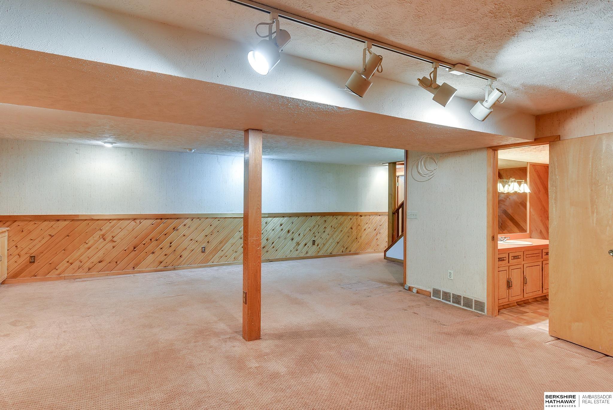 607 Meadow Road, Omaha, Nebraska image 34
