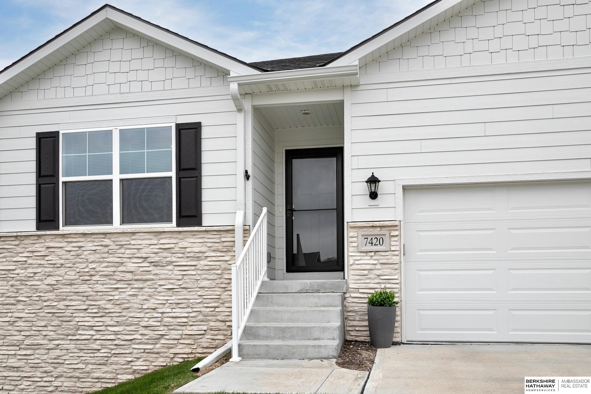 7420 N 175th Circle, Bennington, Nebraska image 2