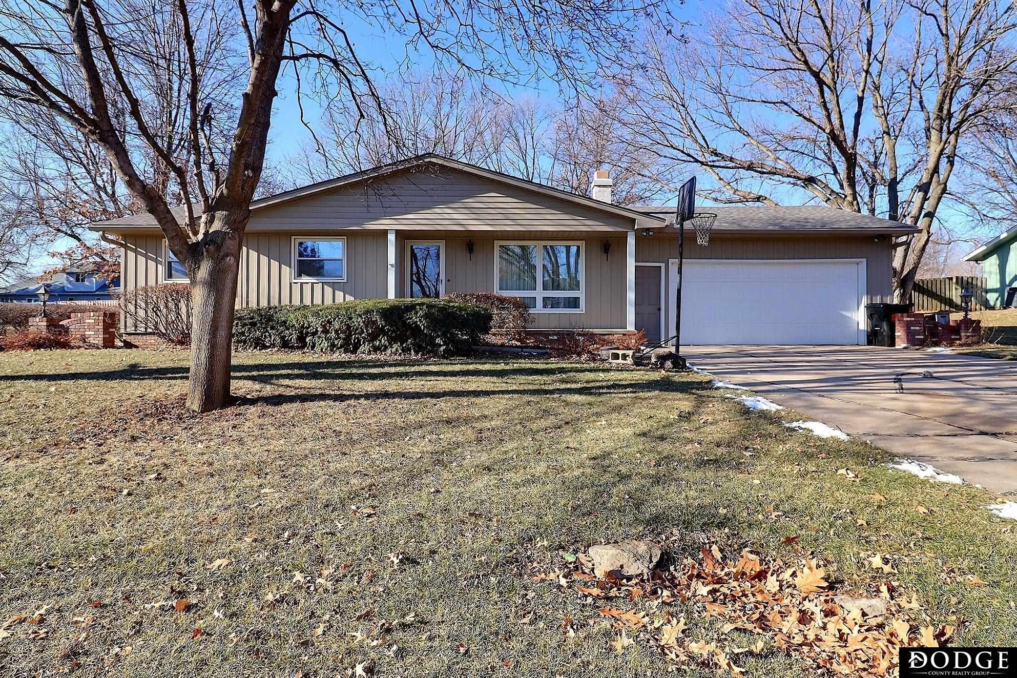 2811 Douglas Drive, Fremont, Nebraska image 1