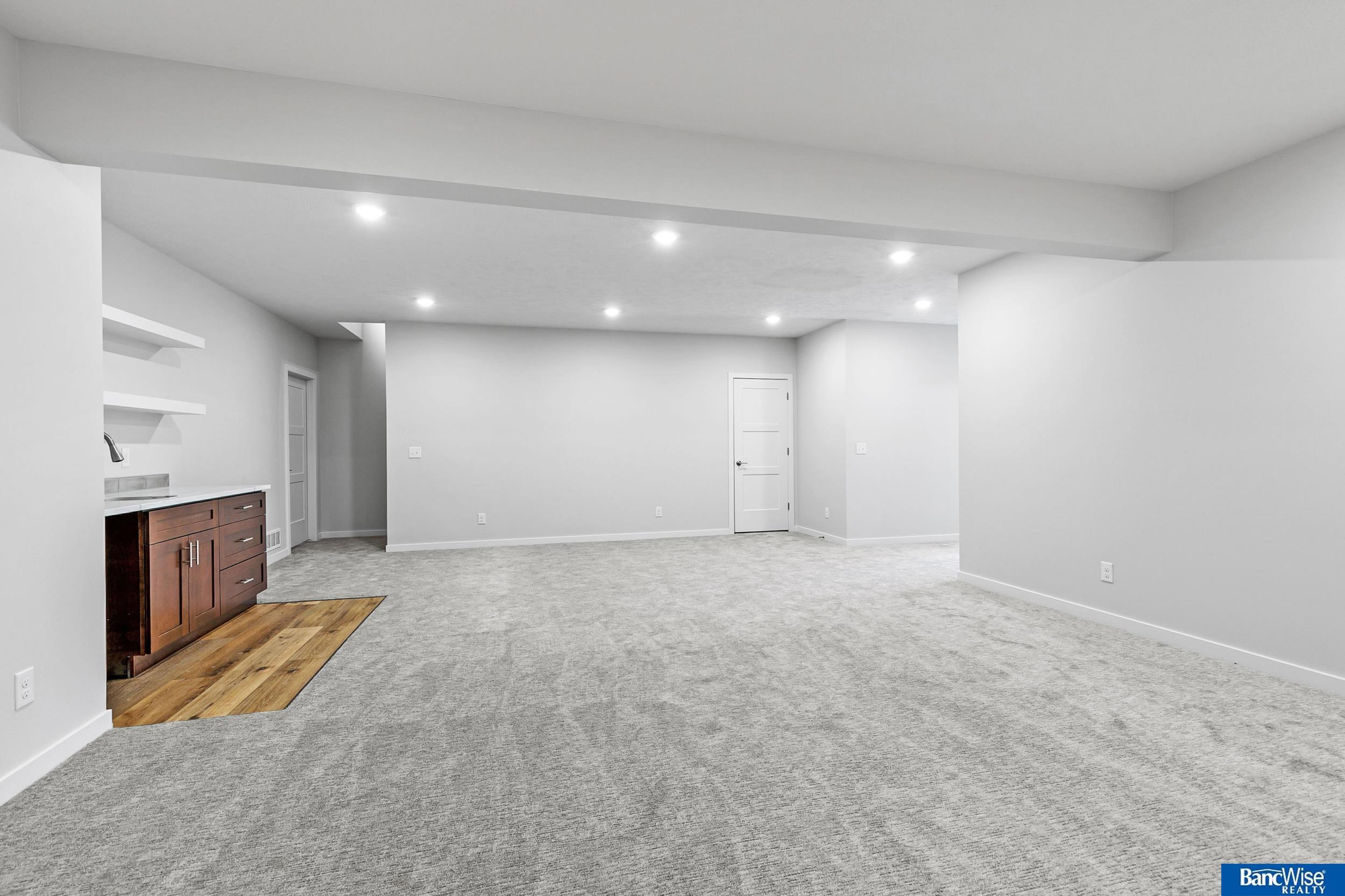 9127 Hillcrest Trail, Lincoln, Nebraska image 34