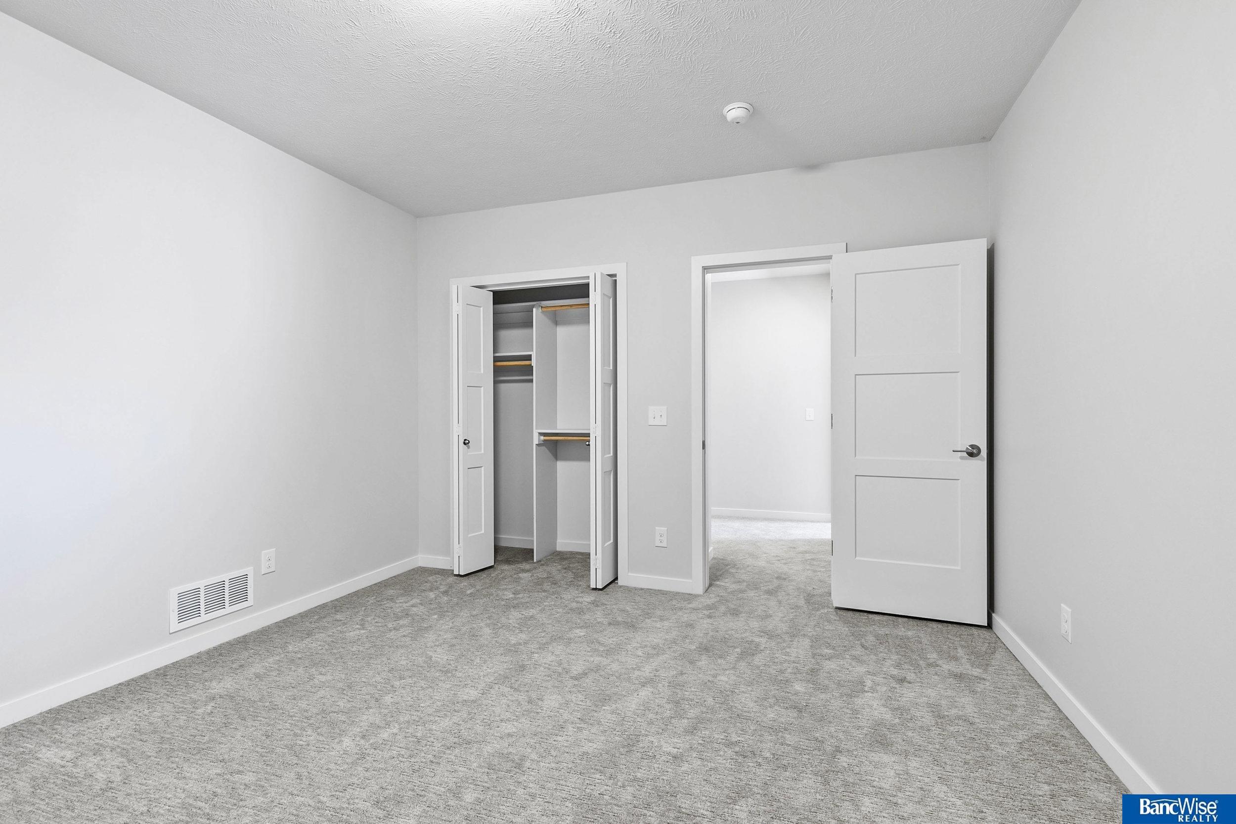9127 Hillcrest Trail, Lincoln, Nebraska image 42