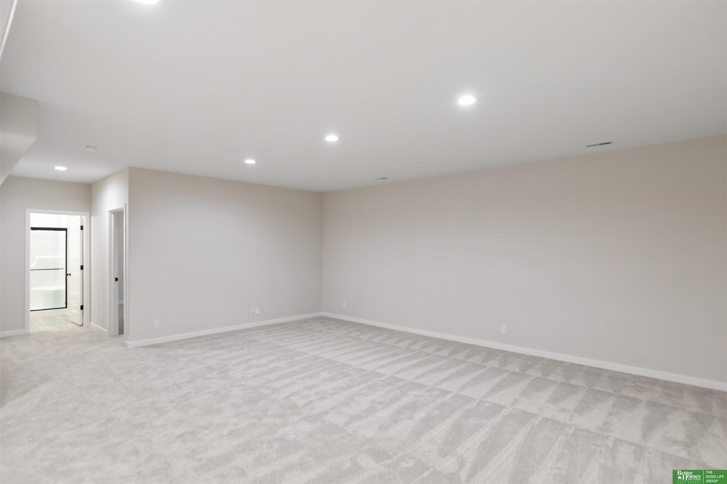 20930 Ellison Avenue, Elkhorn, Nebraska image 22
