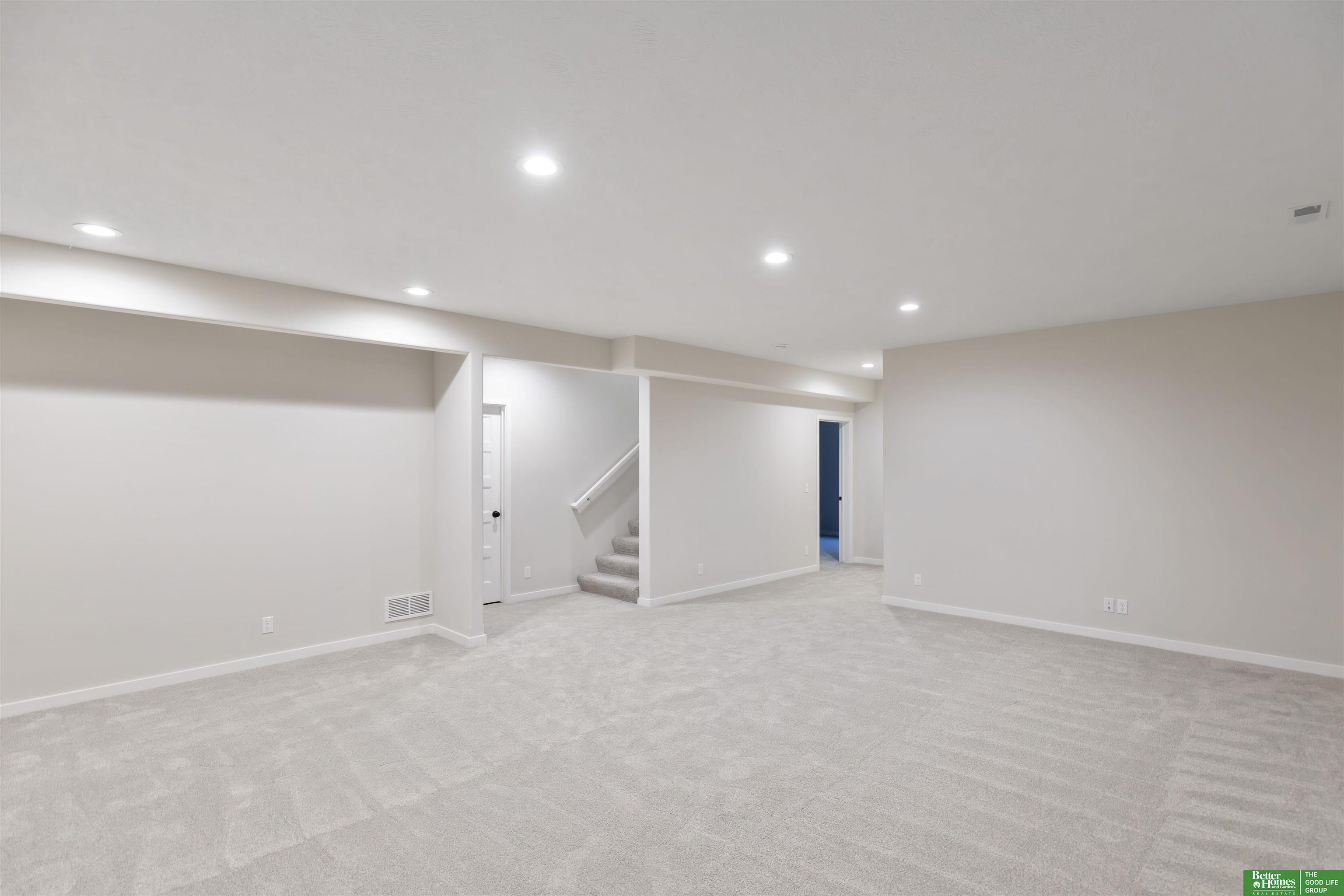 20930 Ellison Avenue, Elkhorn, Nebraska image 23