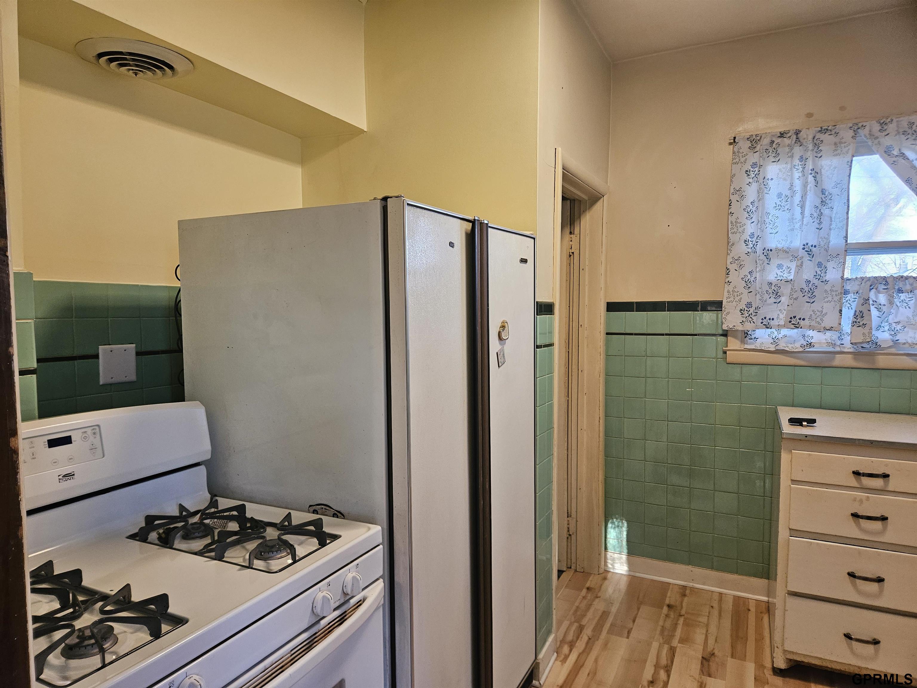 1408 N Saint Joseph Avenue, Hastings, Nebraska image 11