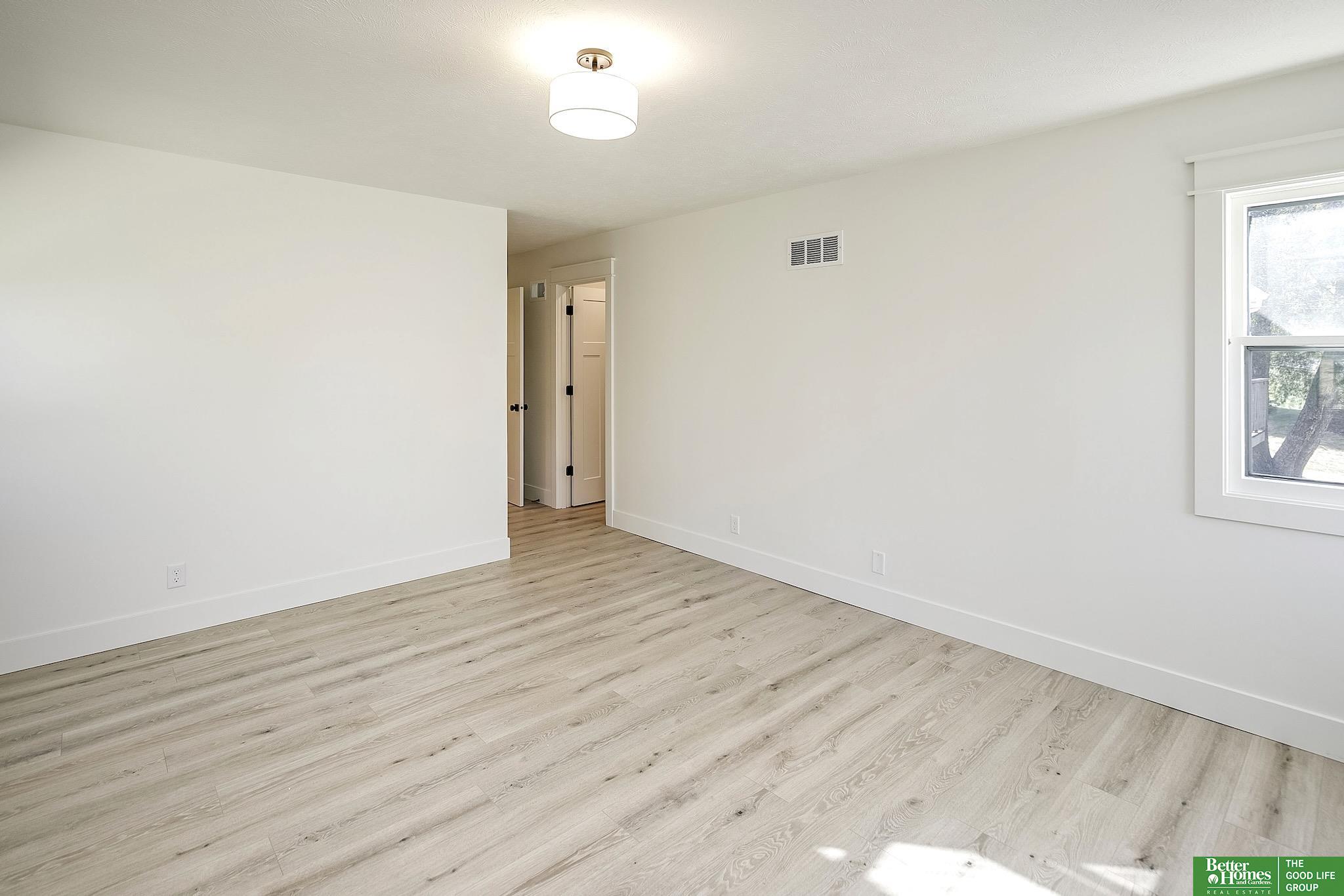 7904 Pacific Street, Omaha, Nebraska image 20