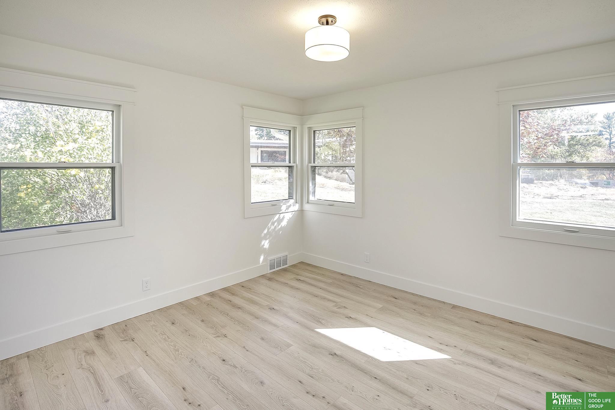 7904 Pacific Street, Omaha, Nebraska image 24
