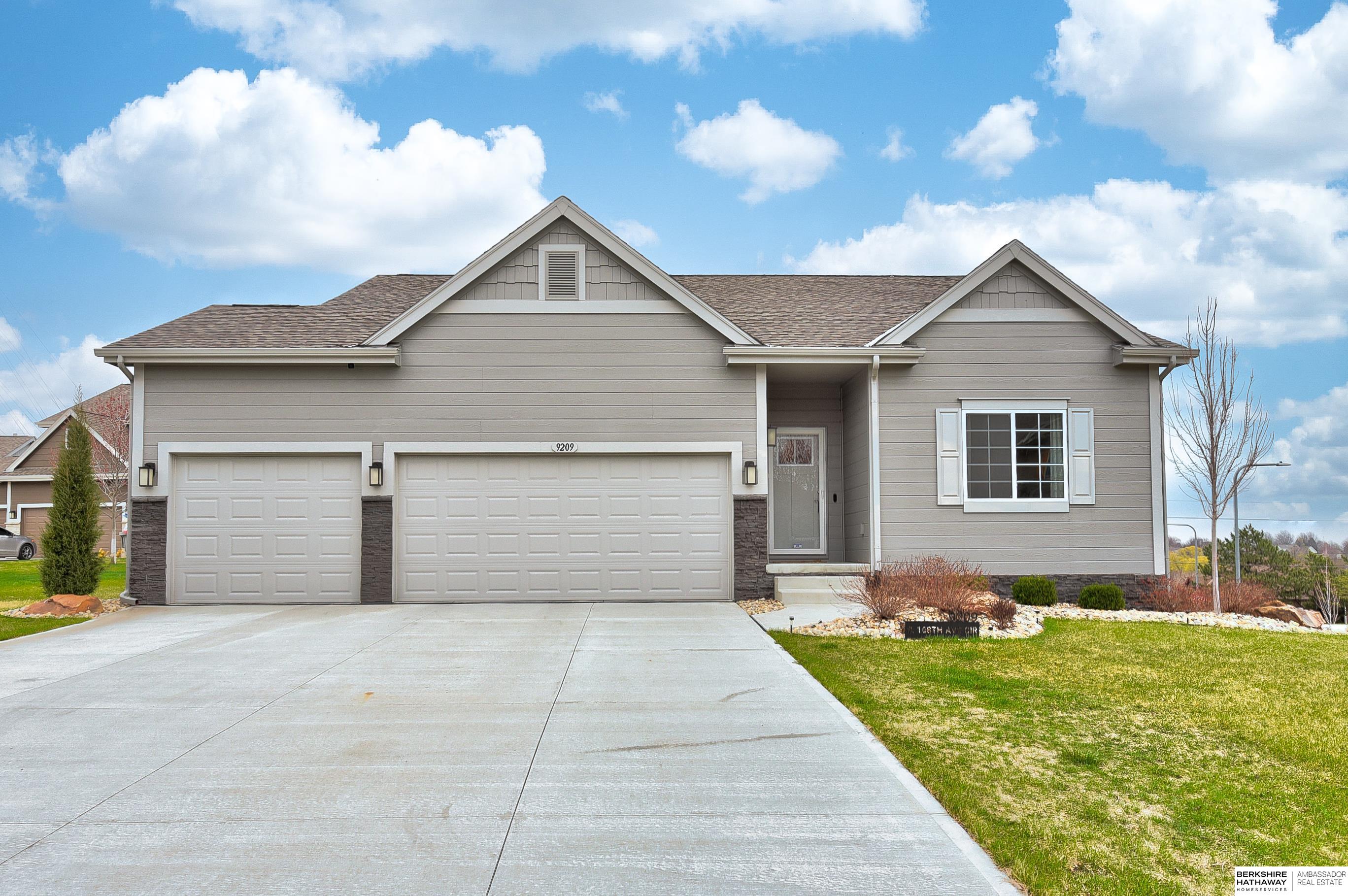 9209 S 168th Avenue Circle, Omaha, Nebraska image 1
