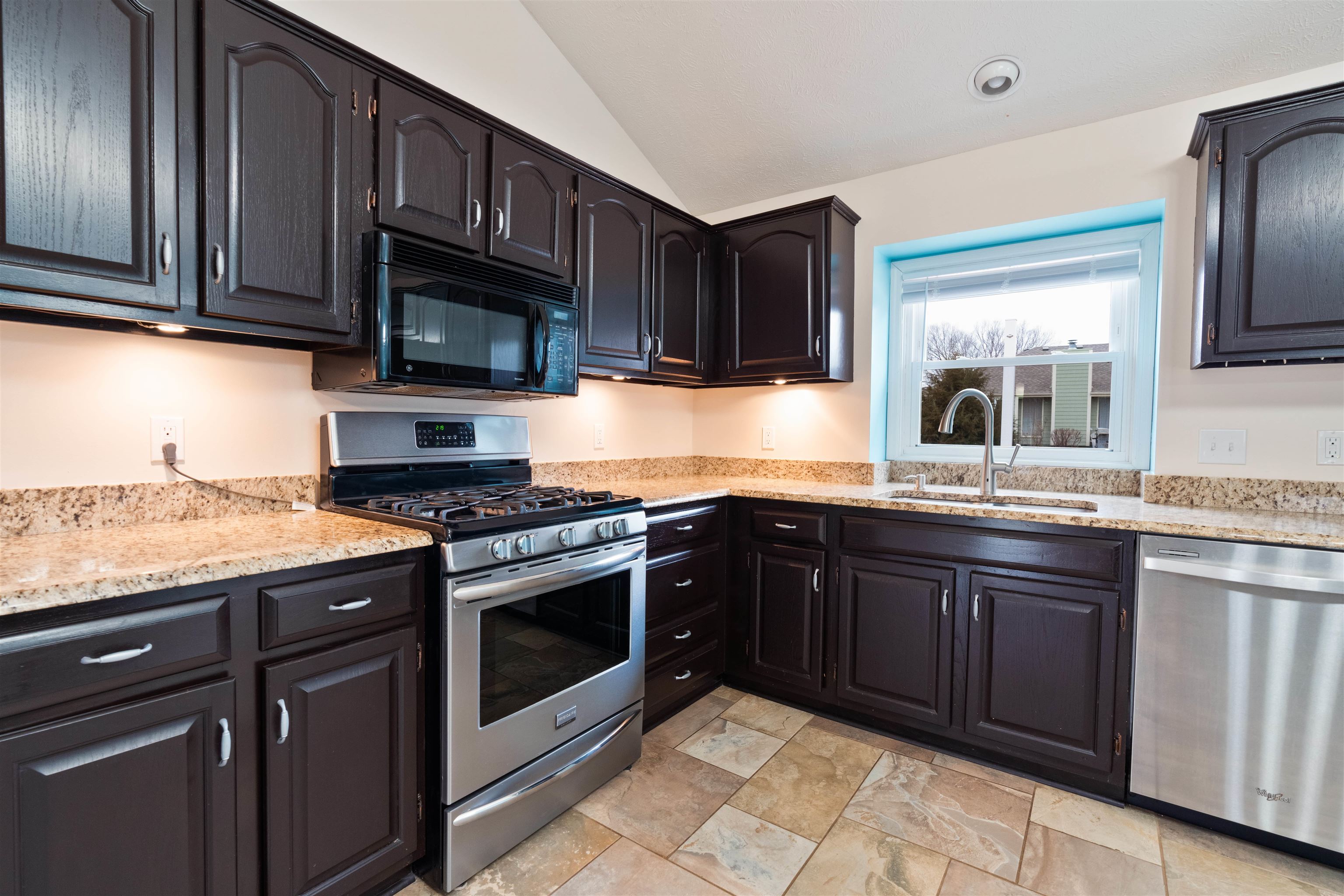108 Summerset Drive, Papillion, Nebraska image 7