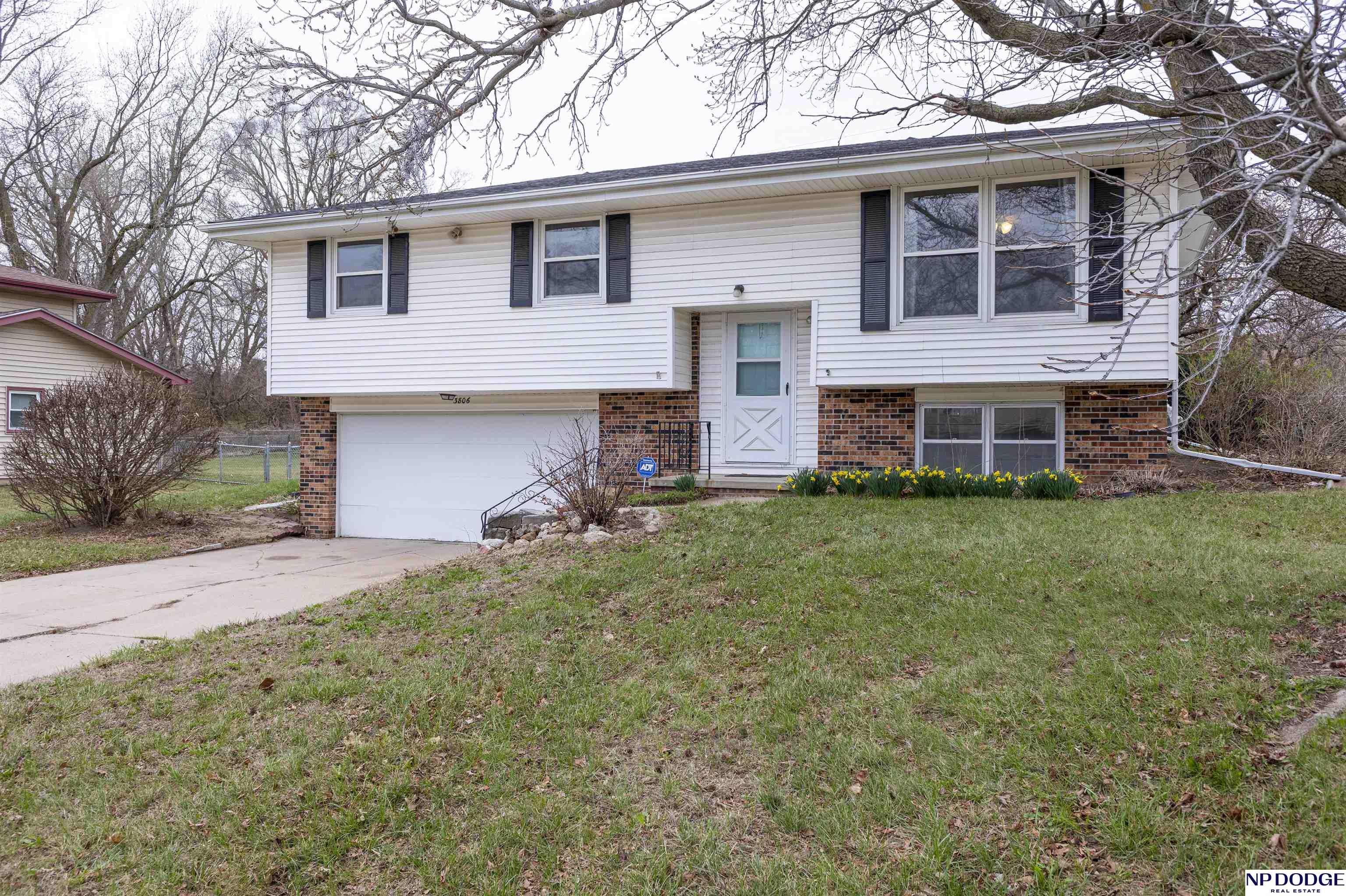 3806 N 101st Street, Omaha, Nebraska image 2