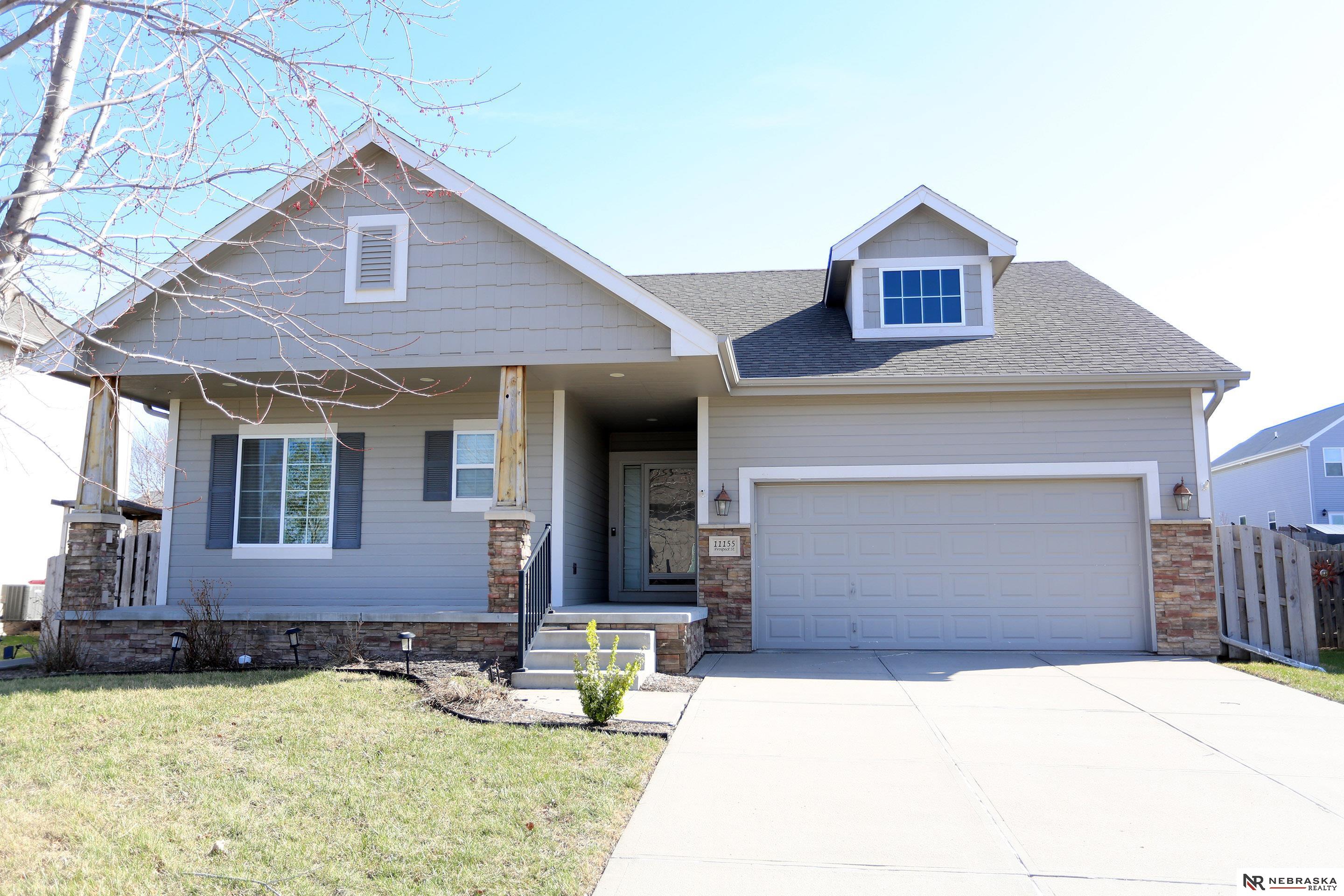 11155 Prospect Street, Papillion