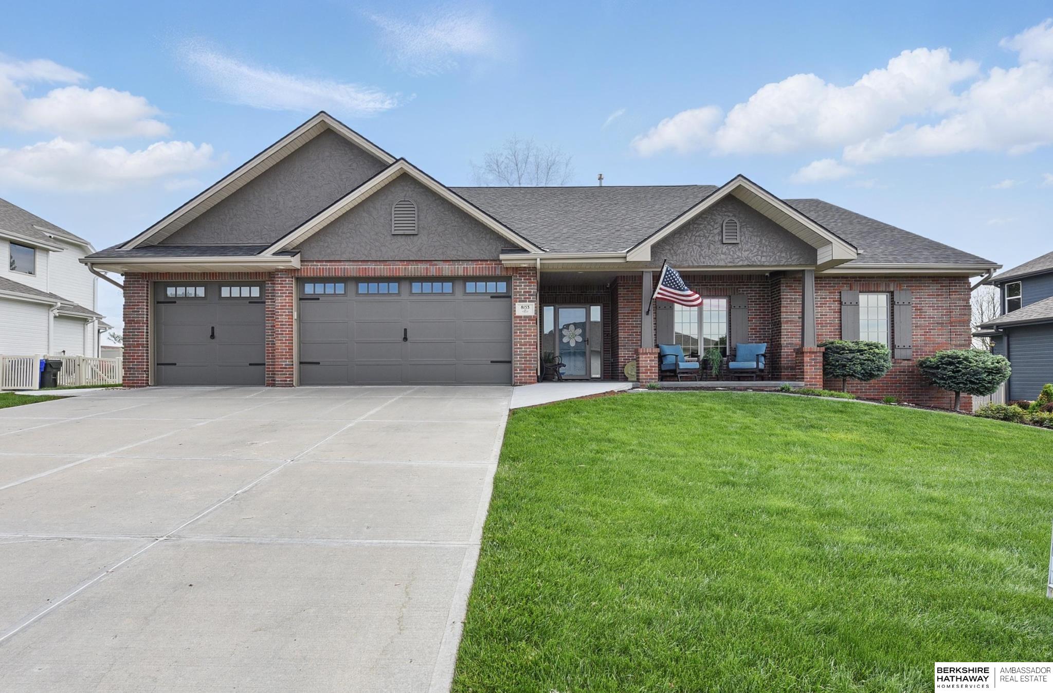 8153 Swallowtail Street, Papillion, Nebraska image 1