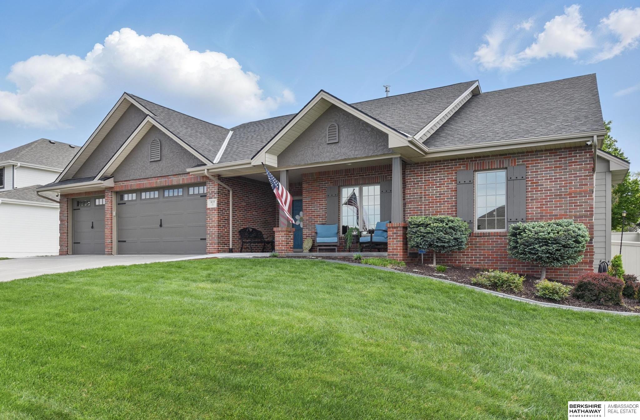 8153 Swallowtail Street, Papillion, Nebraska image 2