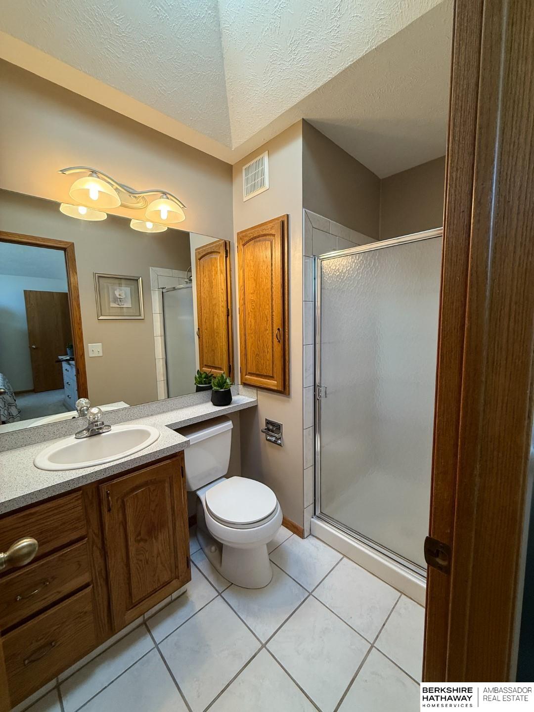 15929 Gold Circle, Omaha, Nebraska image 11