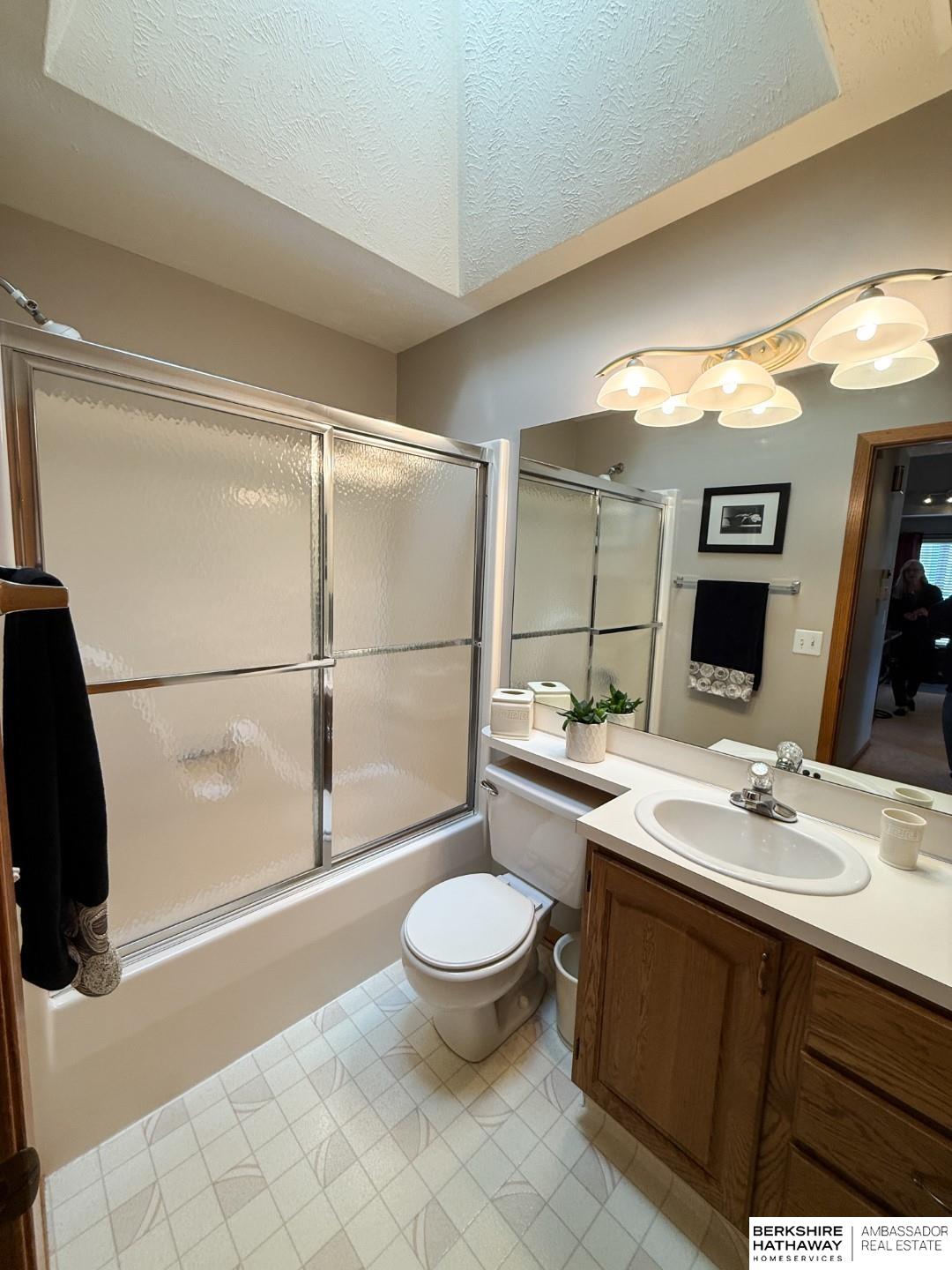 15929 Gold Circle, Omaha, Nebraska image 16