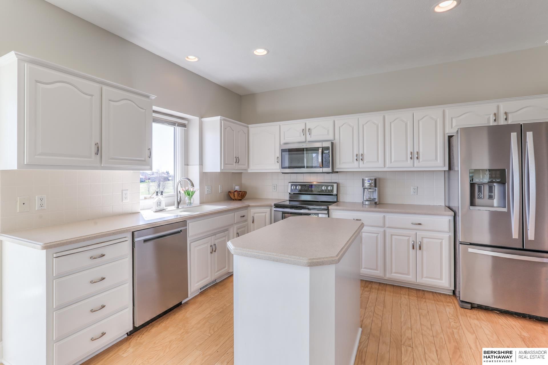 6615 N 159 Street, Omaha, Nebraska image 2