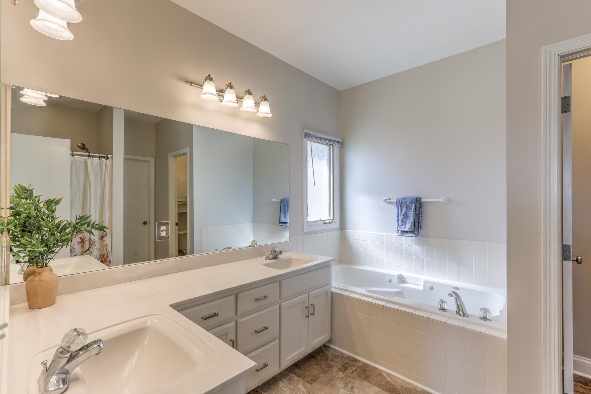 6615 N 159 Street, Omaha, Nebraska image 21