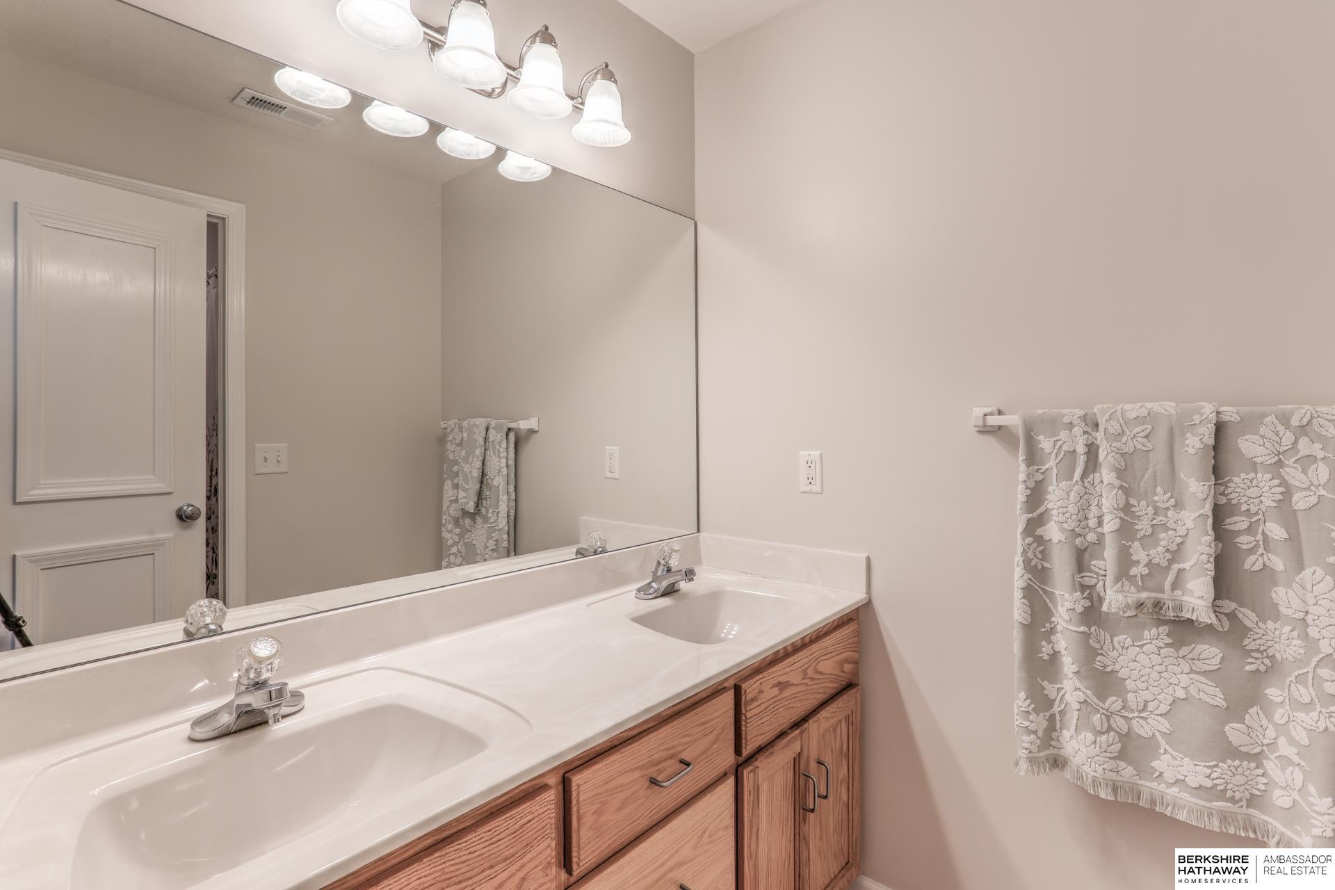 6615 N 159 Street, Omaha, Nebraska image 29