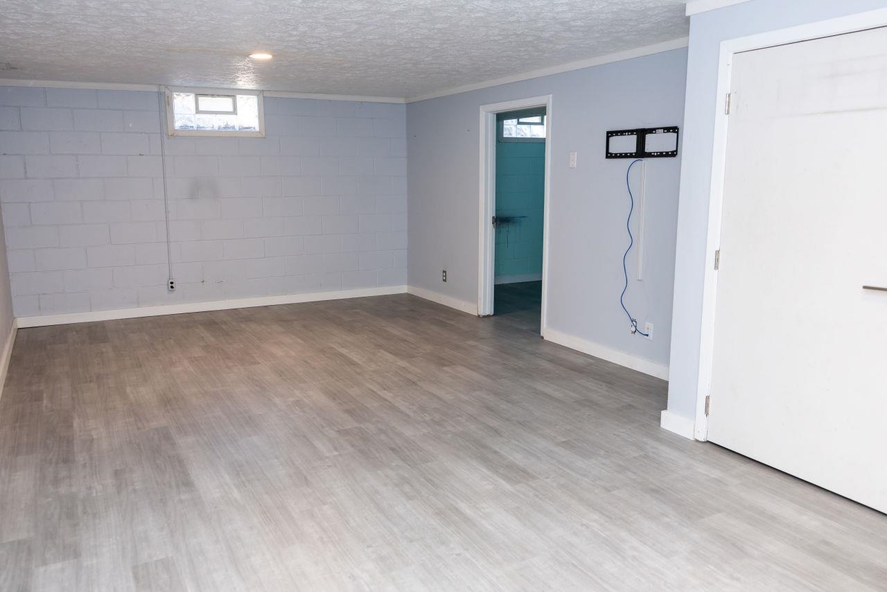 17 S Country Club Heights, York, Nebraska image 26