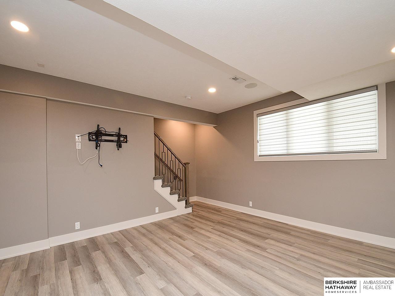 17622 Adams Circle, Omaha, Nebraska image 24