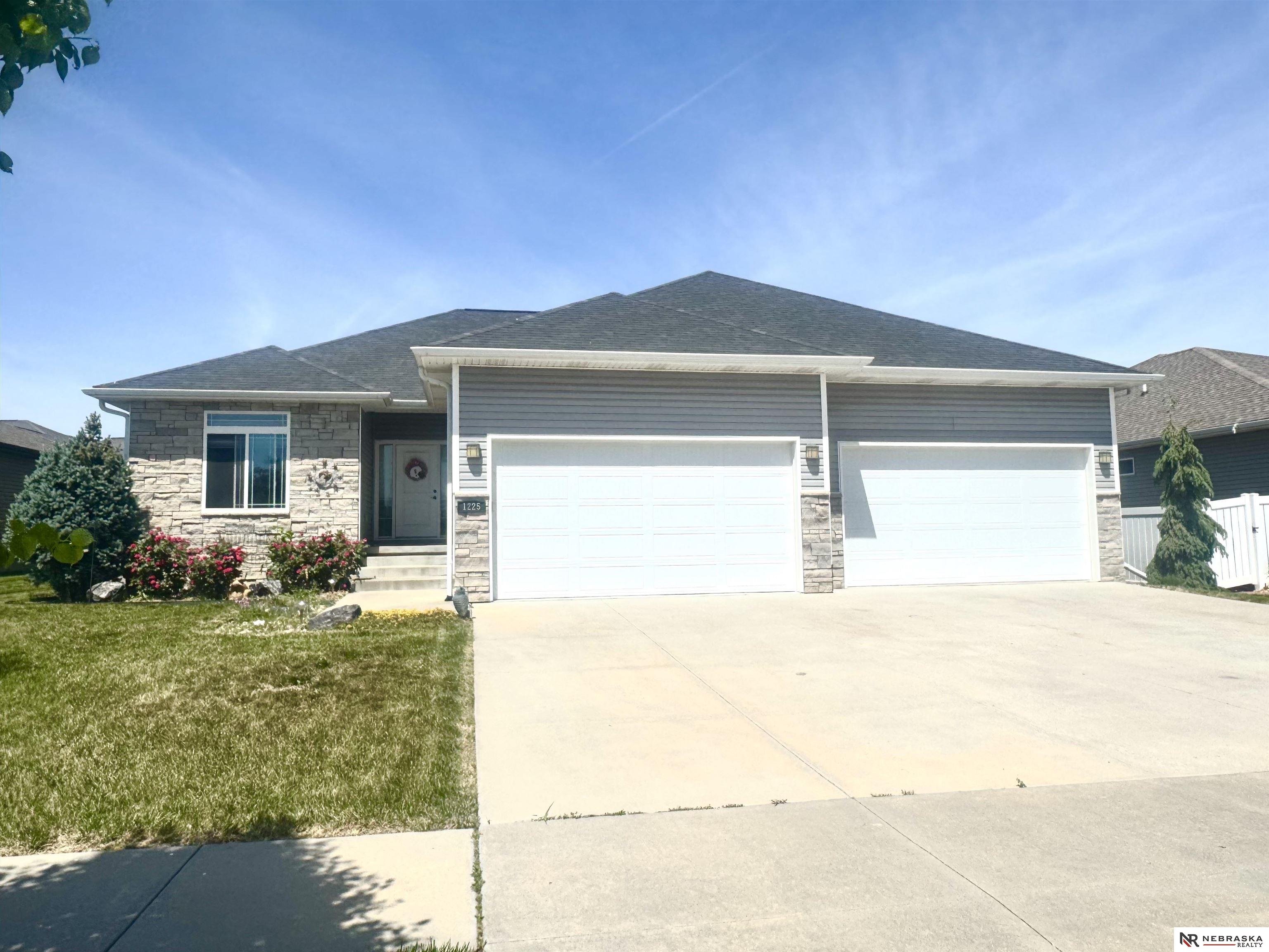 1225 N 101st Street, Lincoln, Nebraska image 1