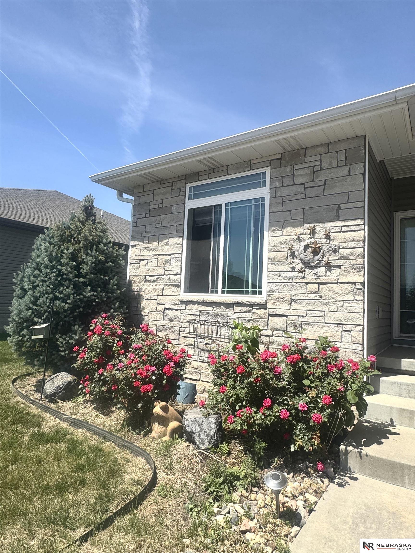 1225 N 101st Street, Lincoln, Nebraska image 2