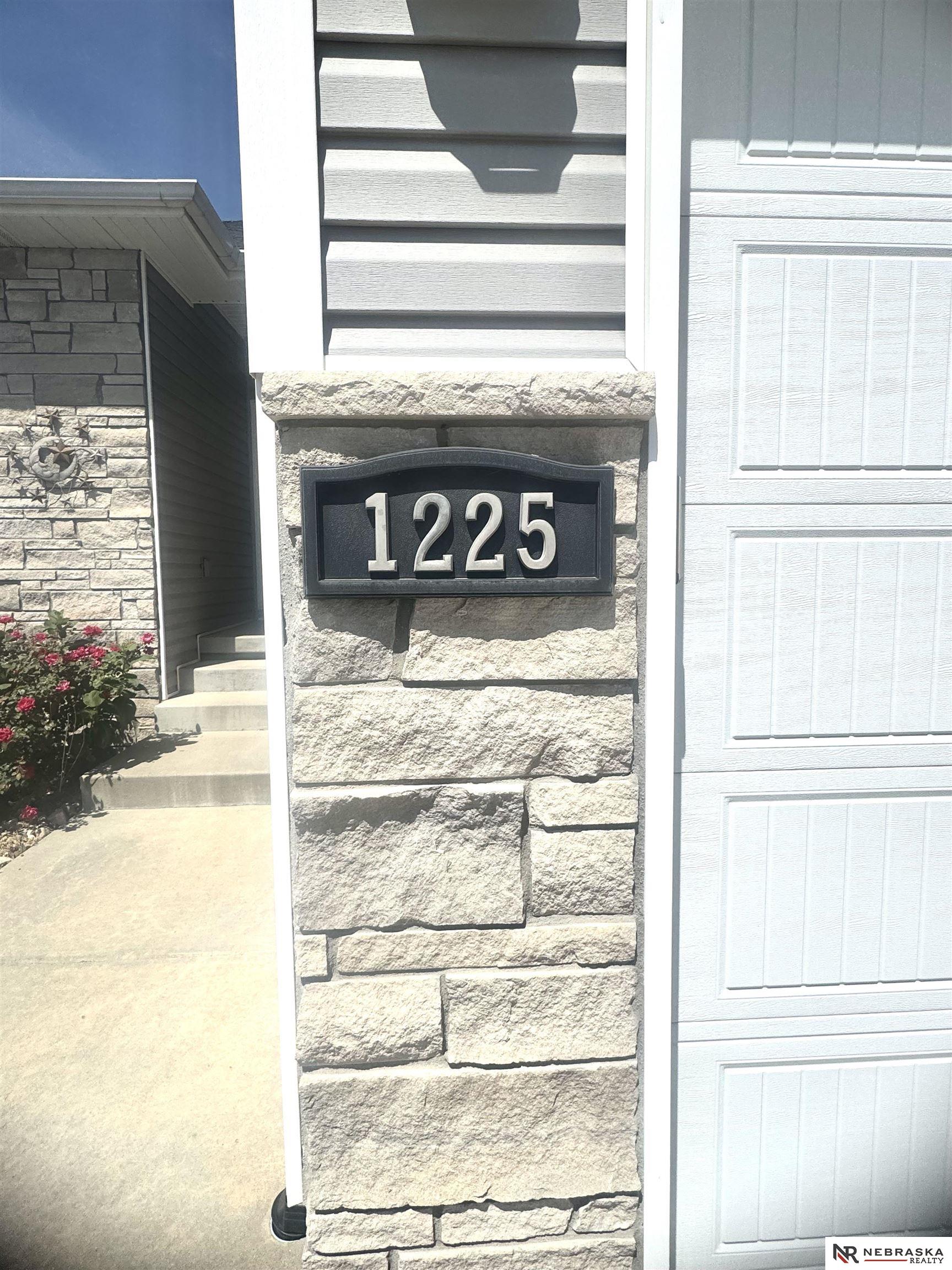 1225 N 101st Street, Lincoln, Nebraska image 3