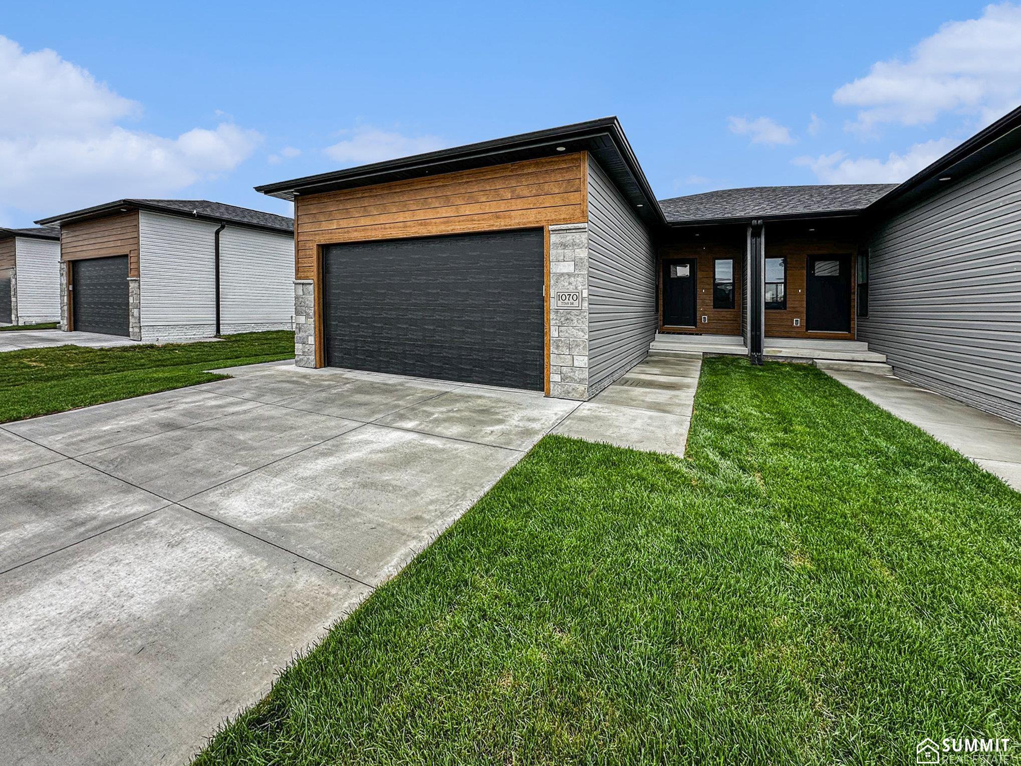 1070 Titan Drive, Hickman, Nebraska image 1