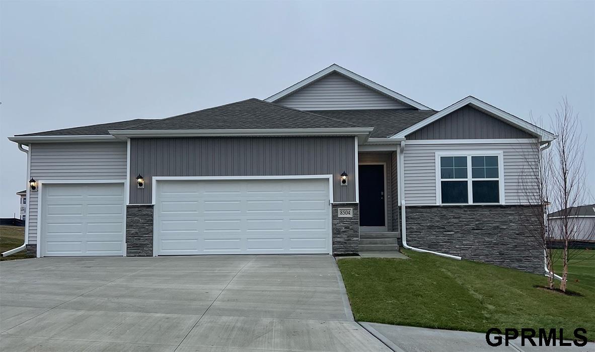 18433 Rose Lane Road, Omaha, Nebraska image 1