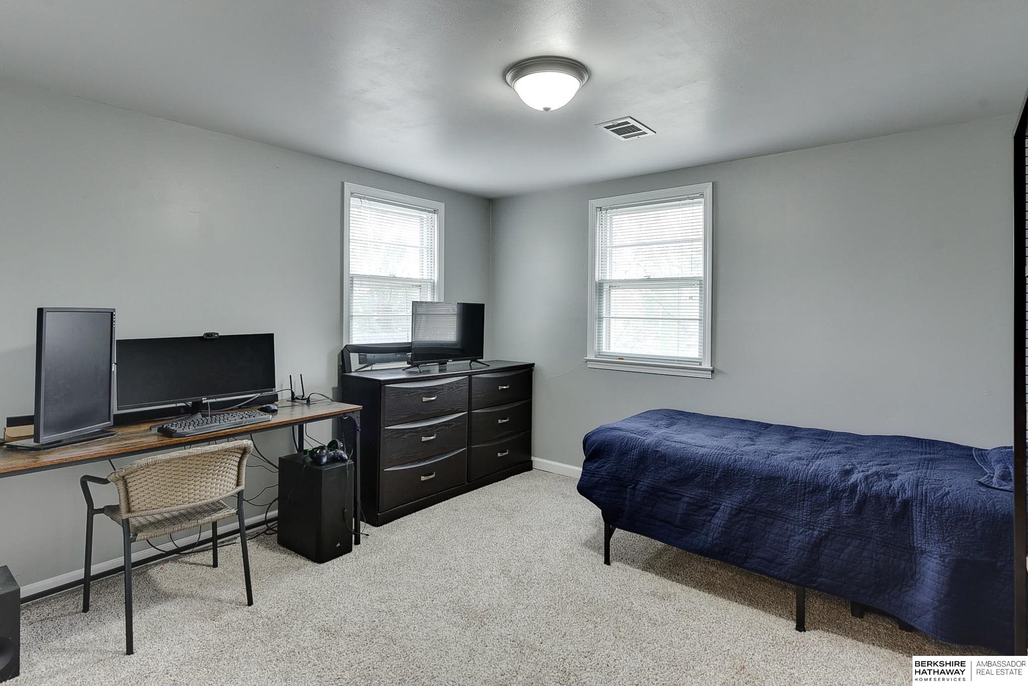 8544 Underwood
