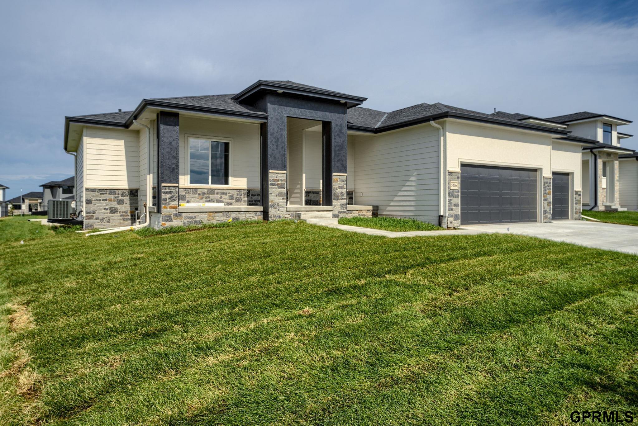 5406 N 196 Street, Elkhorn, Nebraska image 2