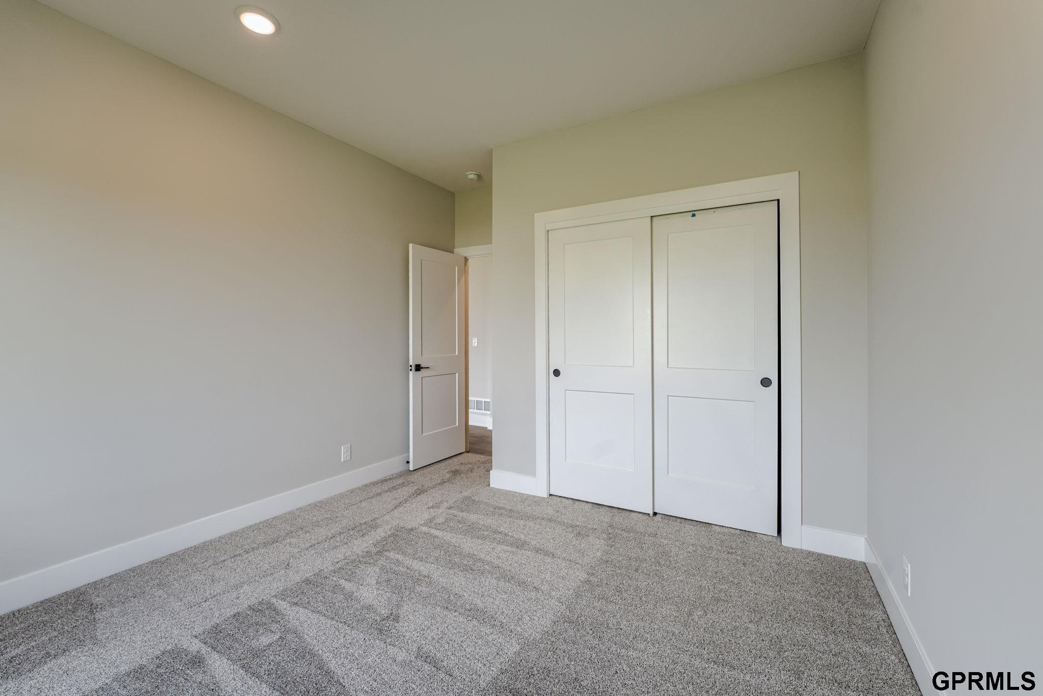 5406 N 196 Street, Elkhorn, Nebraska image 18