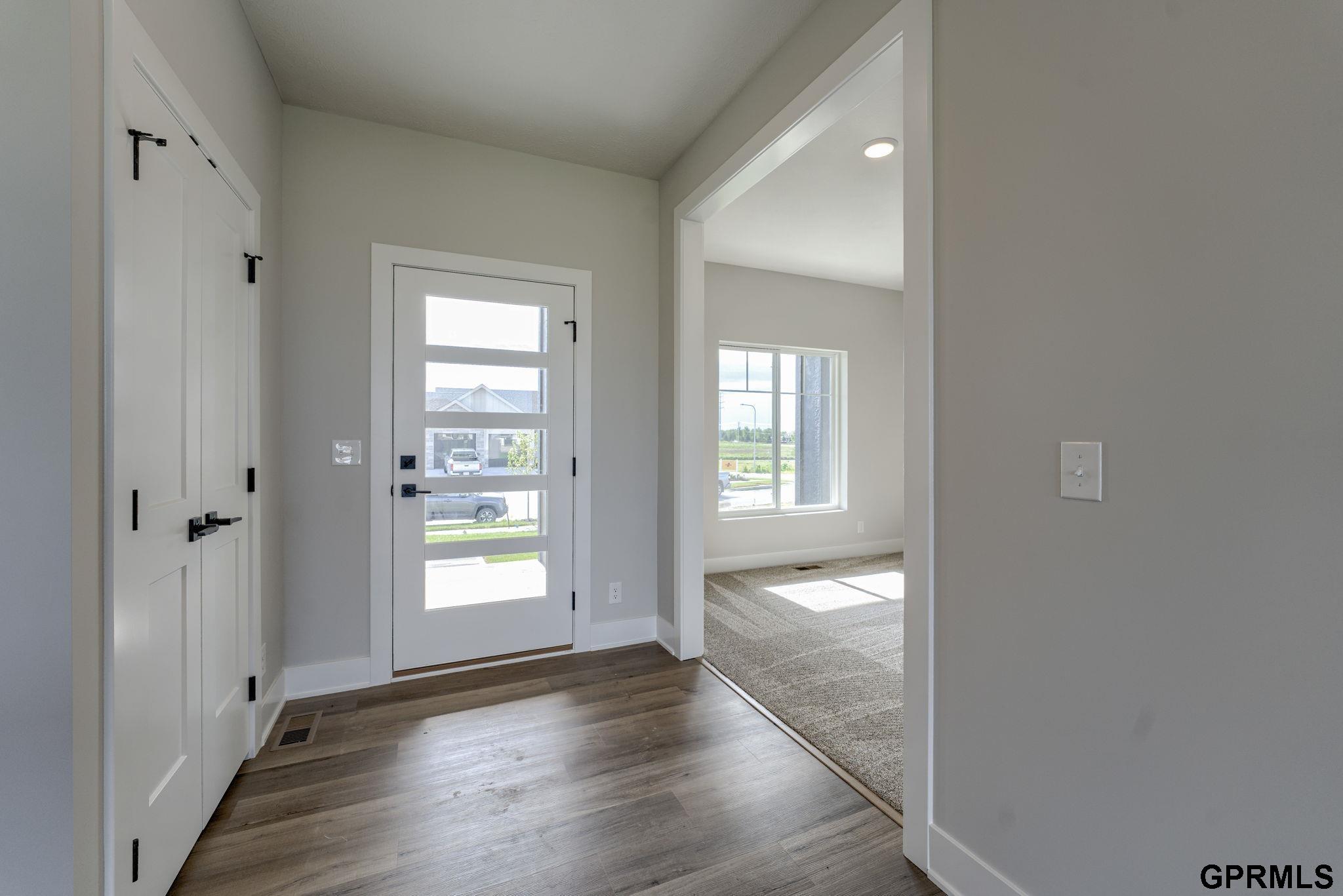 5406 N 196 Street, Elkhorn, Nebraska image 3