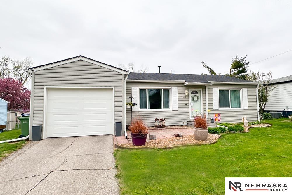 7318 S 41st Avenue, Bellevue, Nebraska image 2