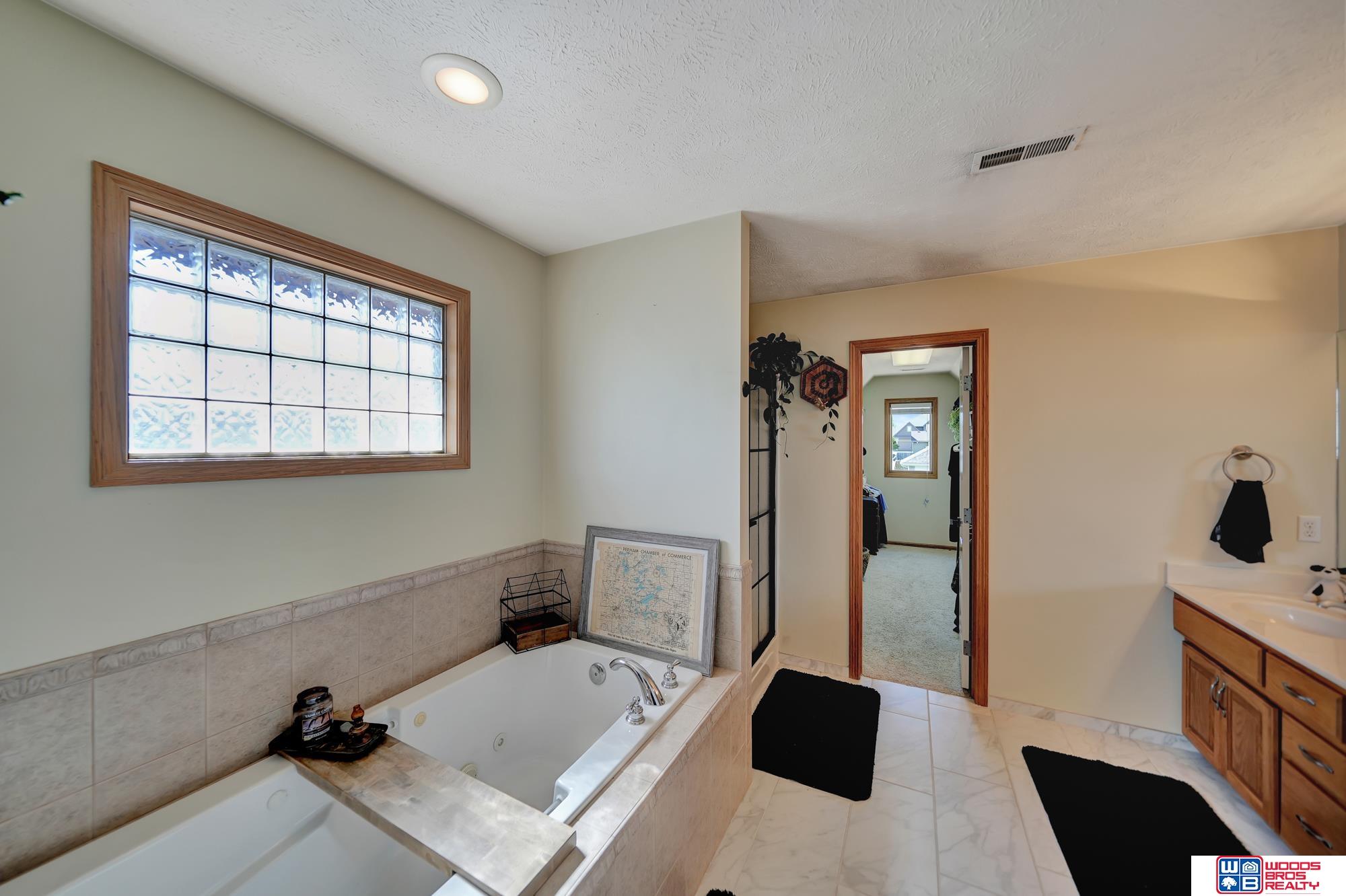 16528 Briar Street, Omaha, Nebraska image 32