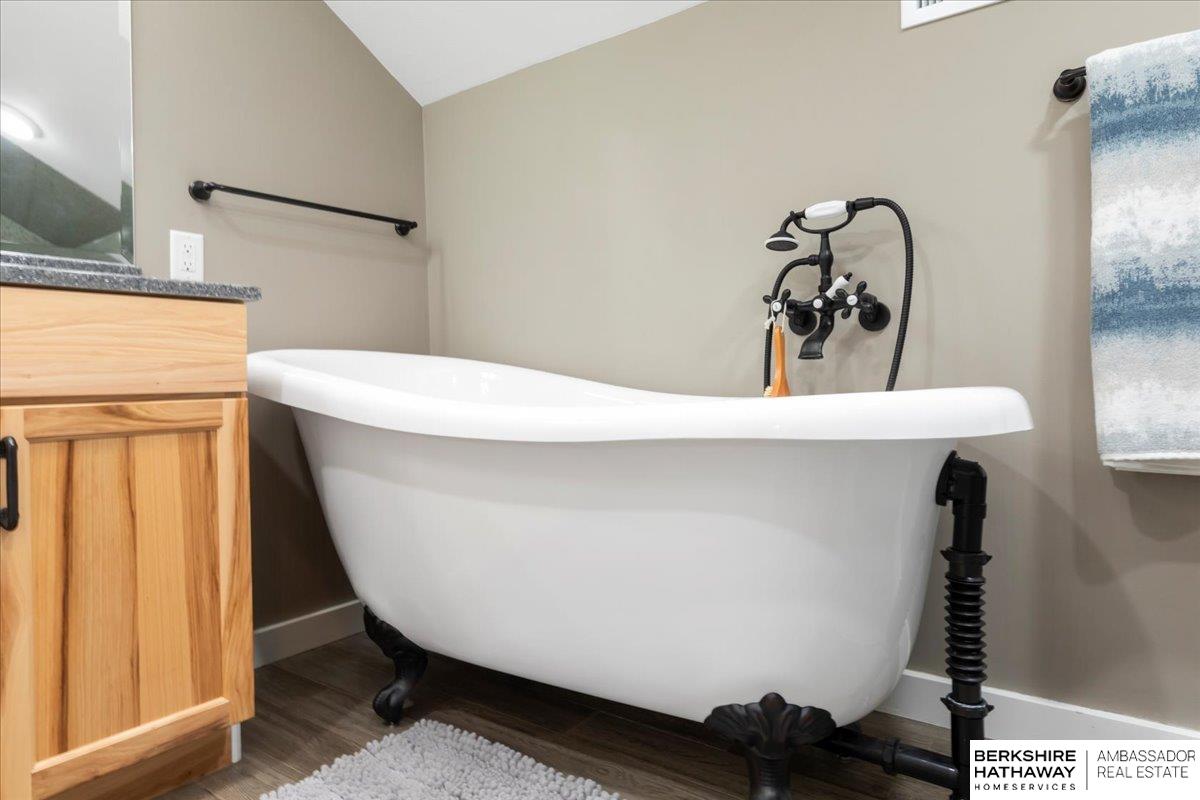 4614 N Shore Drive, Council Bluffs, Iowa image 33