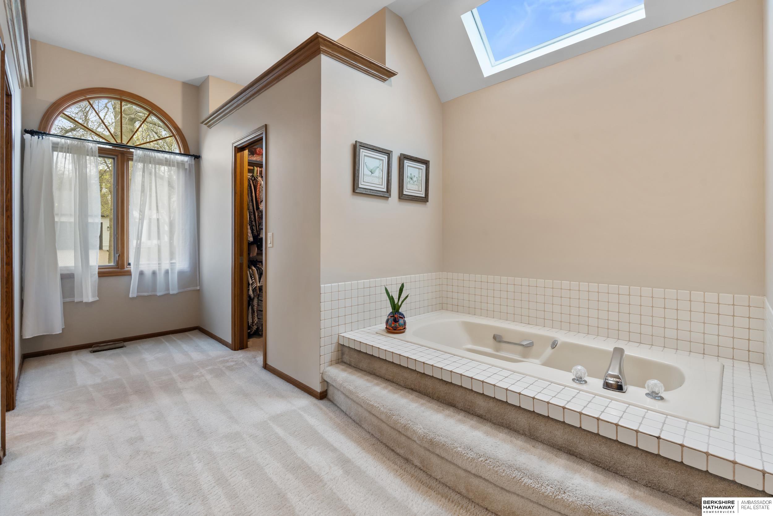 15872 Farnam Street, Omaha, Nebraska image 26
