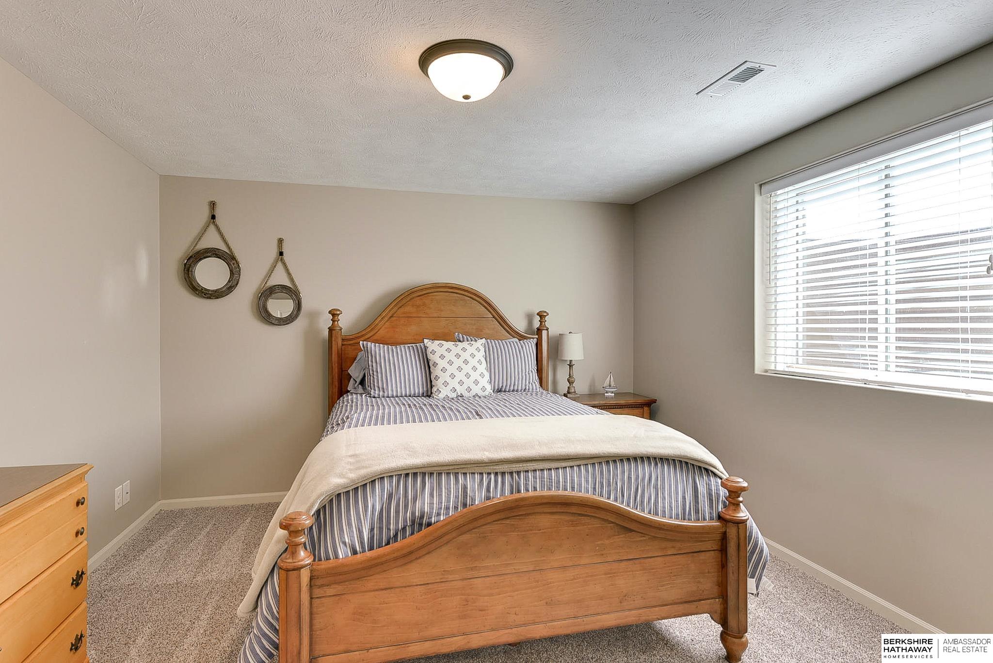 7315 S 174th Street, Omaha, Nebraska image 32