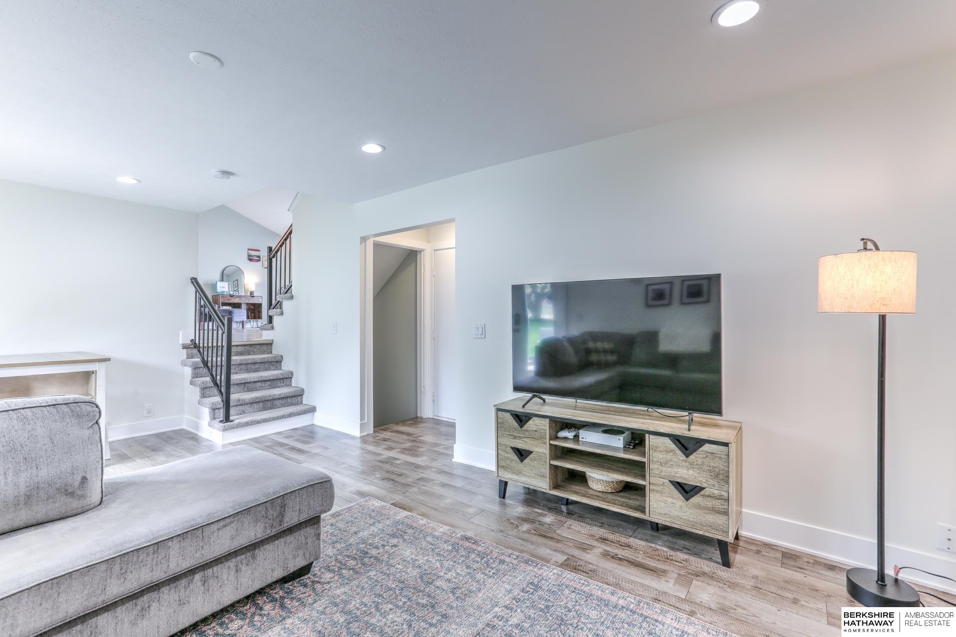 16607 Riggs Street, Omaha, Nebraska image 31