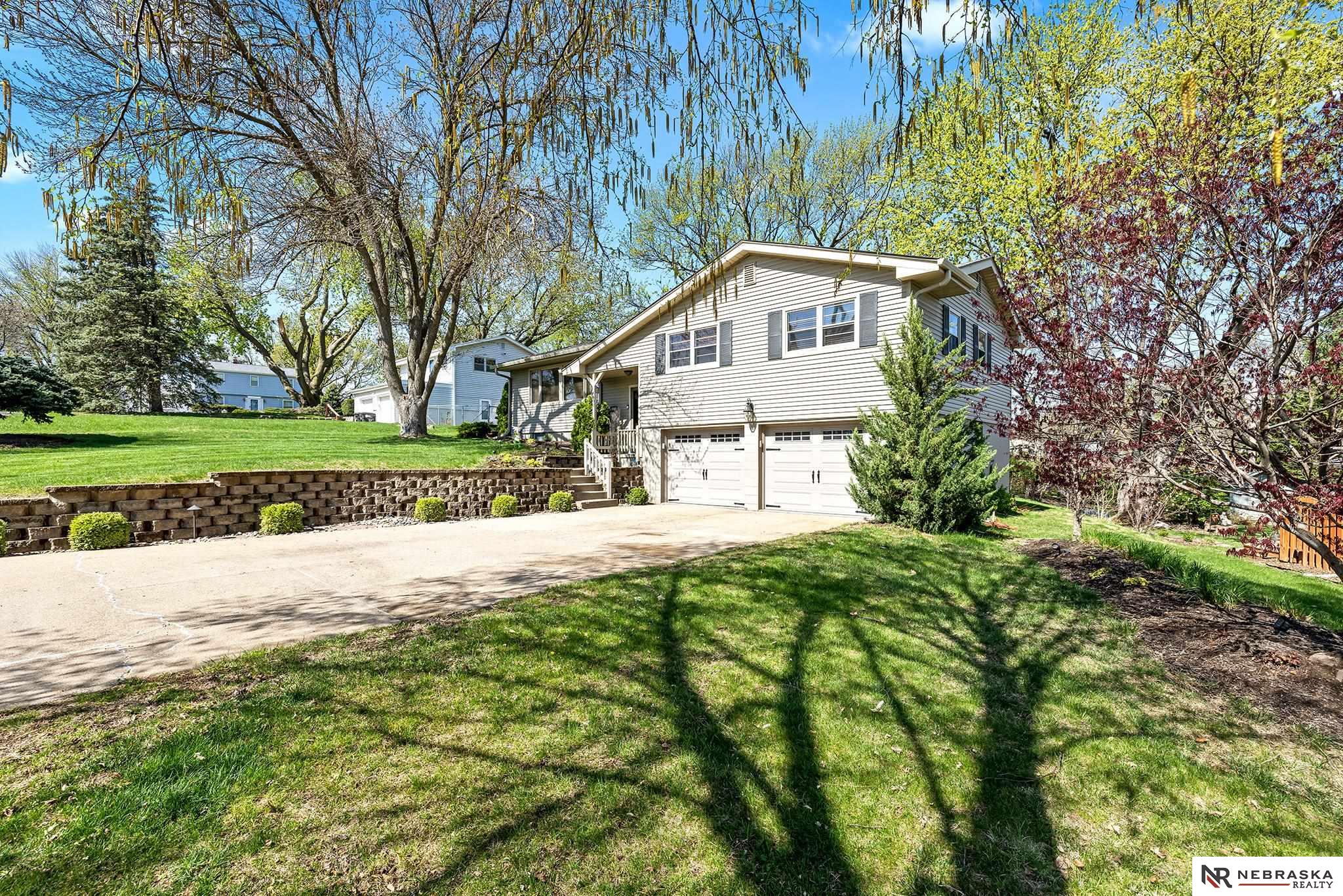 4608 N View Drive, Omaha