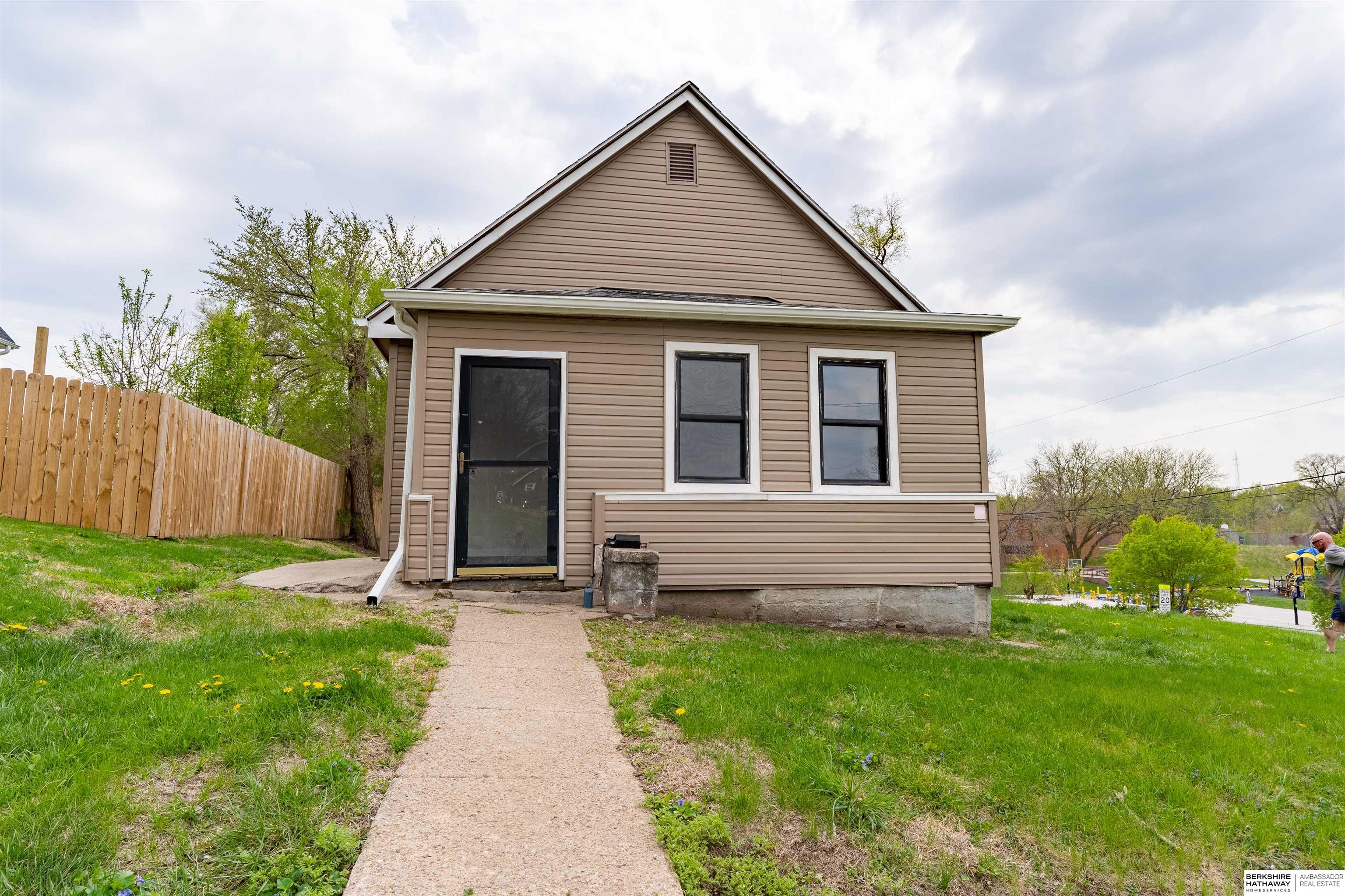 3425 Parker Street, Omaha, Nebraska image 2