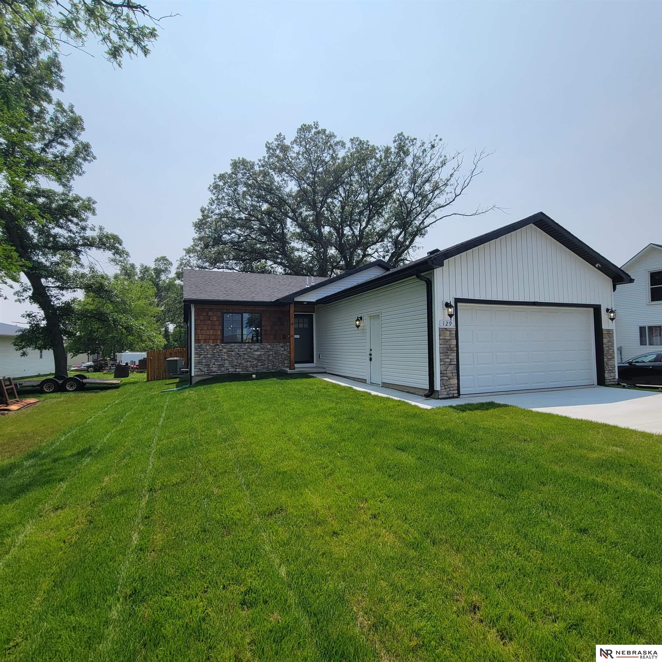 129 E 5th Street, Valparaiso NE 68065