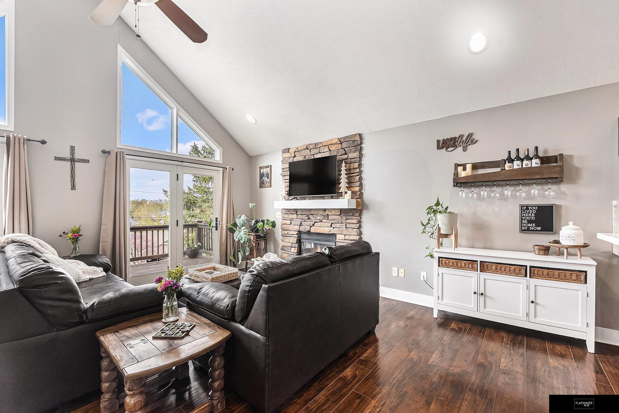823 Beaver Lake Boulevard, Plattsmouth, Nebraska image 2