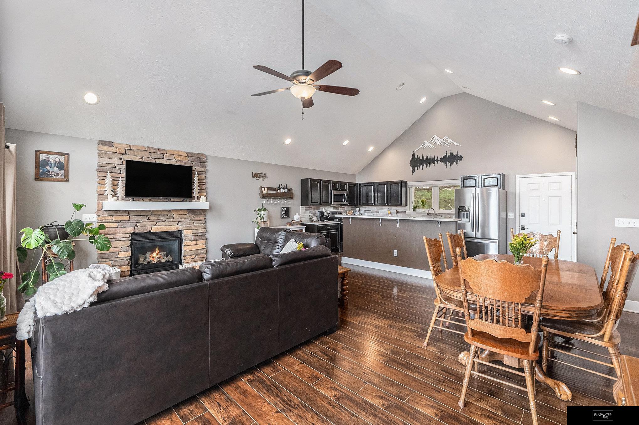 823 Beaver Lake Boulevard, Plattsmouth, Nebraska image 4