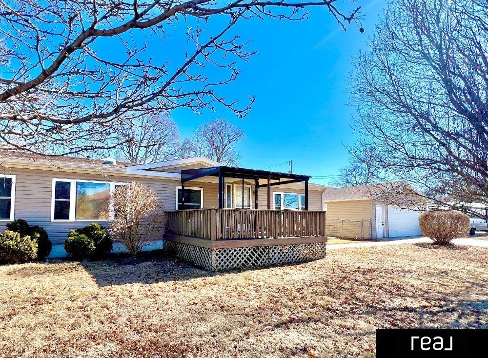1327 Avenue J, Council Bluffs, Iowa image 2