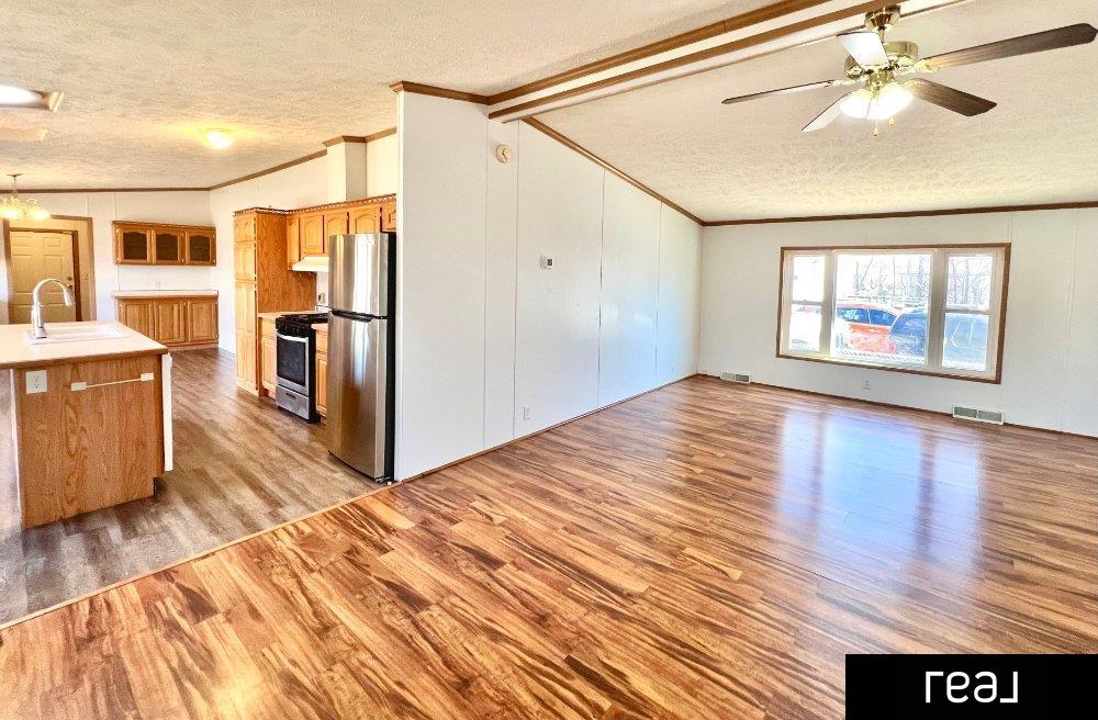 1327 Avenue J, Council Bluffs, Iowa image 4
